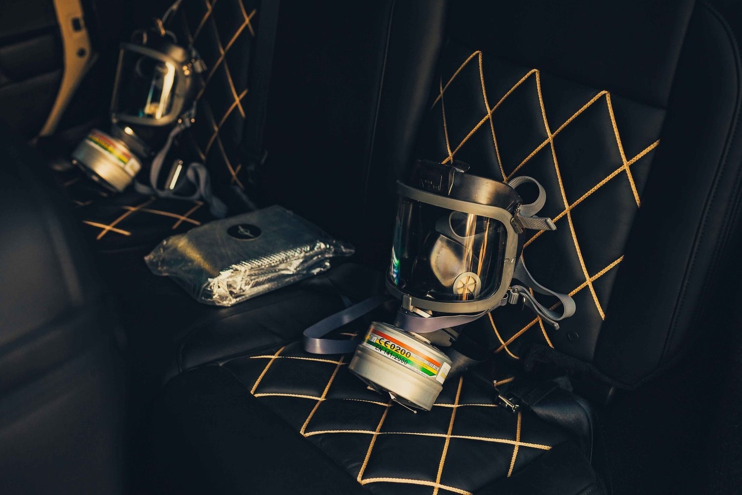 Rezvani Tank - SUV bao ve yeu nhan anh 7