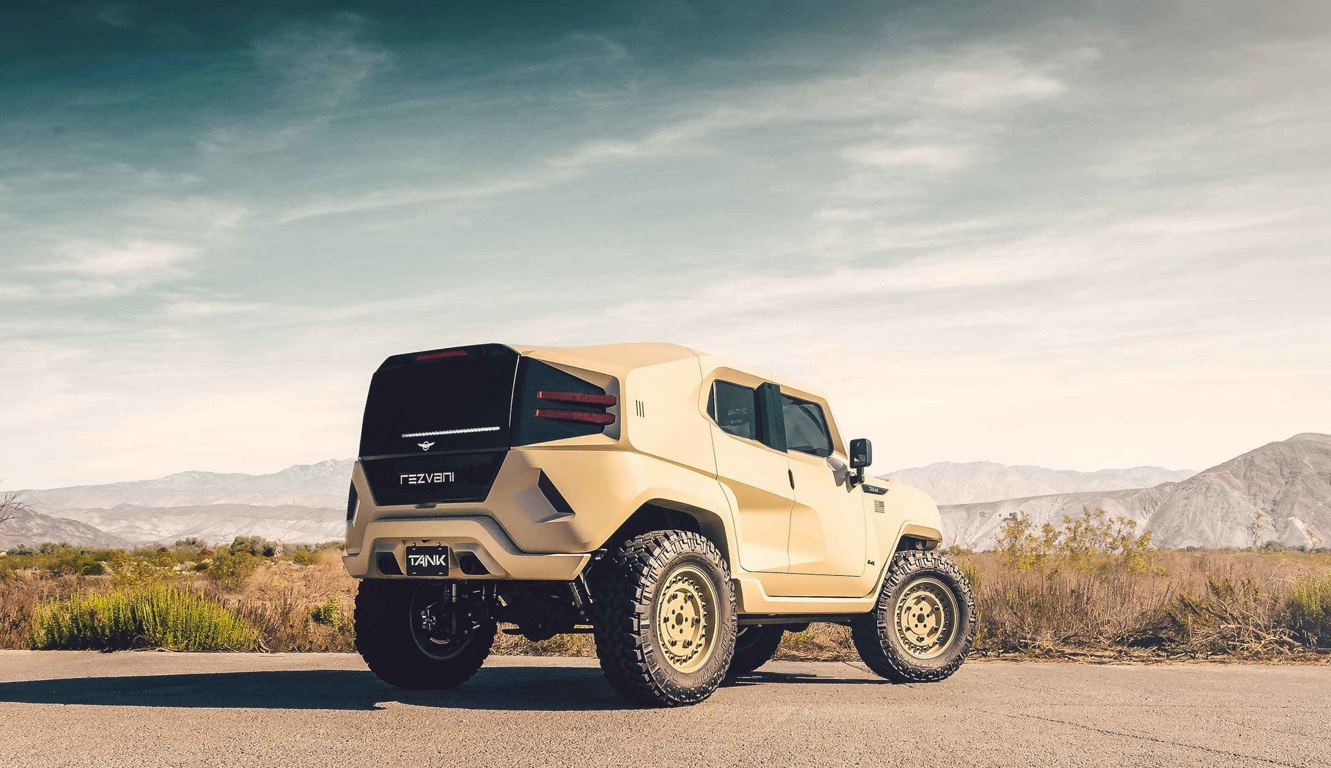 Rezvani Tank - SUV bao ve yeu nhan anh 2