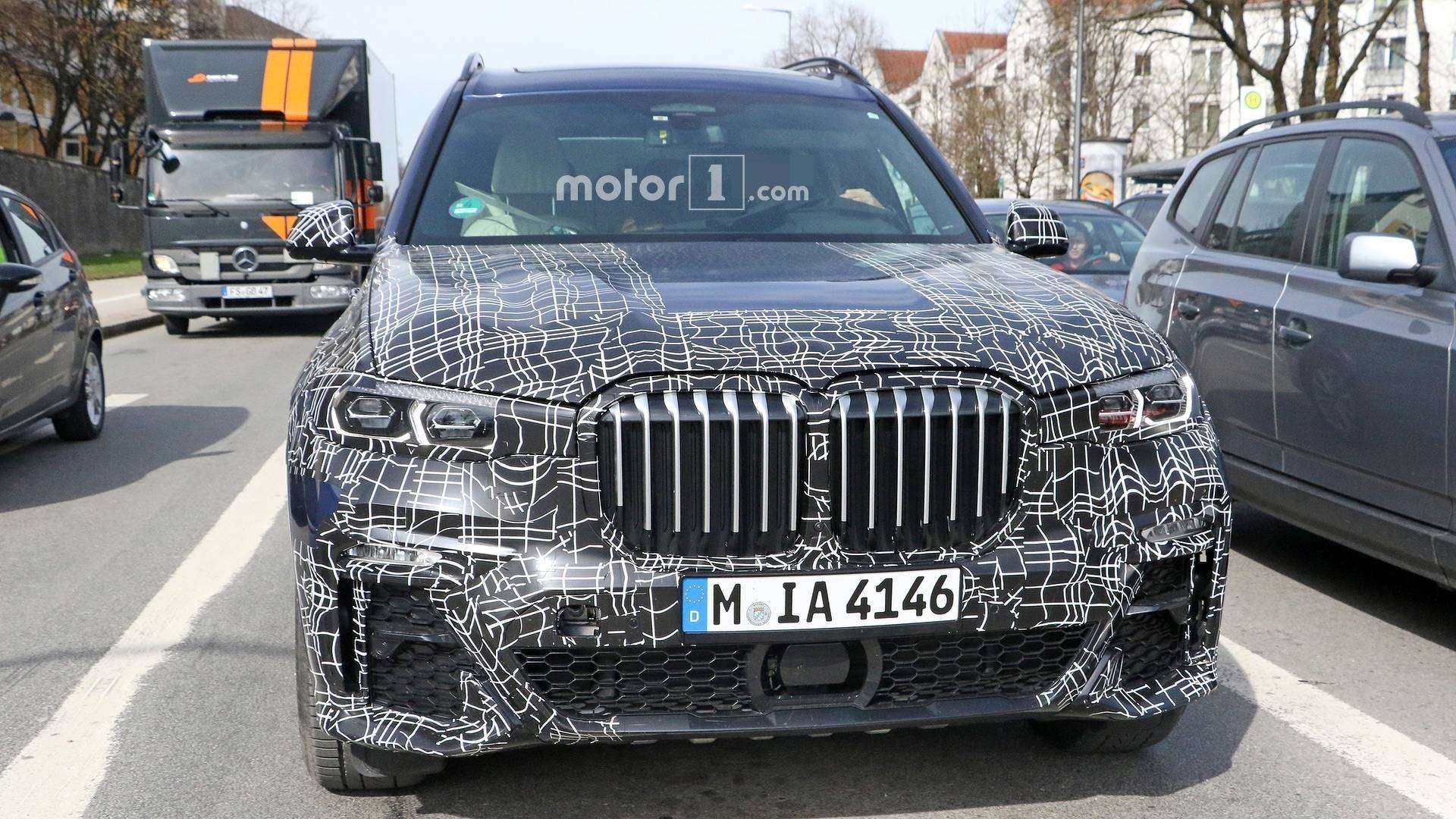BMW X7 lo dien anh 9