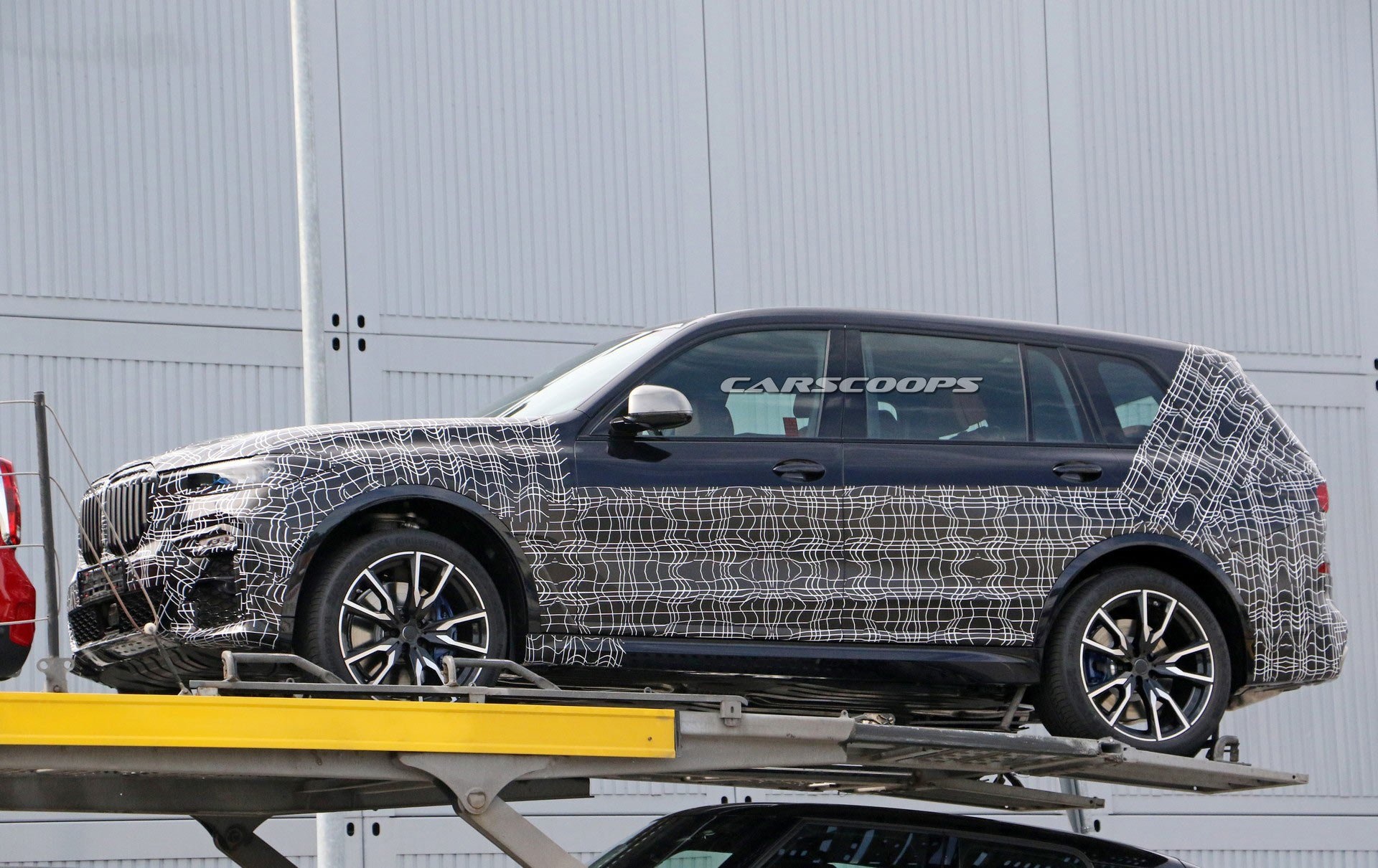 BMW X7 lo dien anh 2