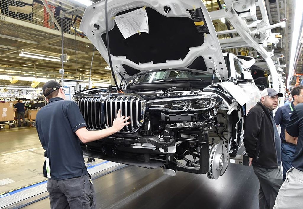 BMW X7 lo dien anh 7