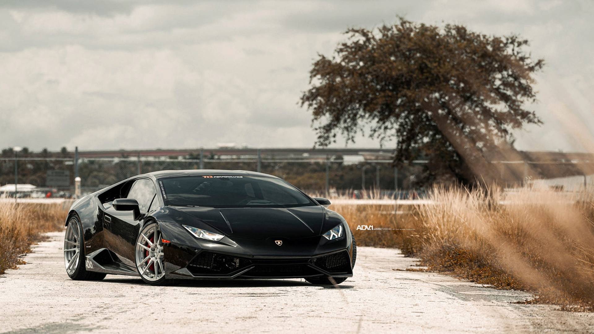 Sieu xe Lamborghini Huracan co thiet ke quai di anh 1