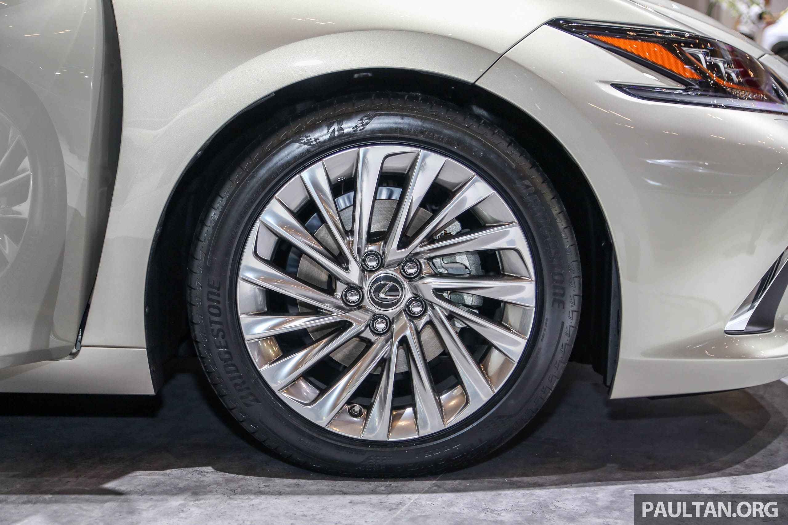 Can canh Lexus ES 2019 dau tien cap ben Dong Nam A anh 3