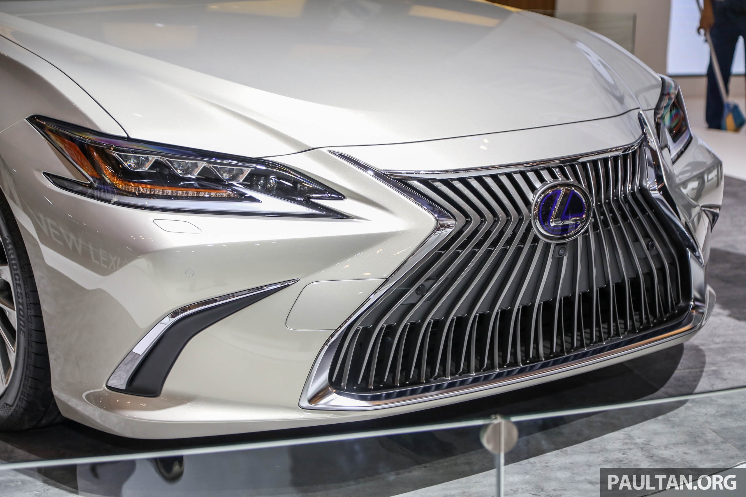 Can canh Lexus ES 2019 dau tien cap ben Dong Nam A anh 5