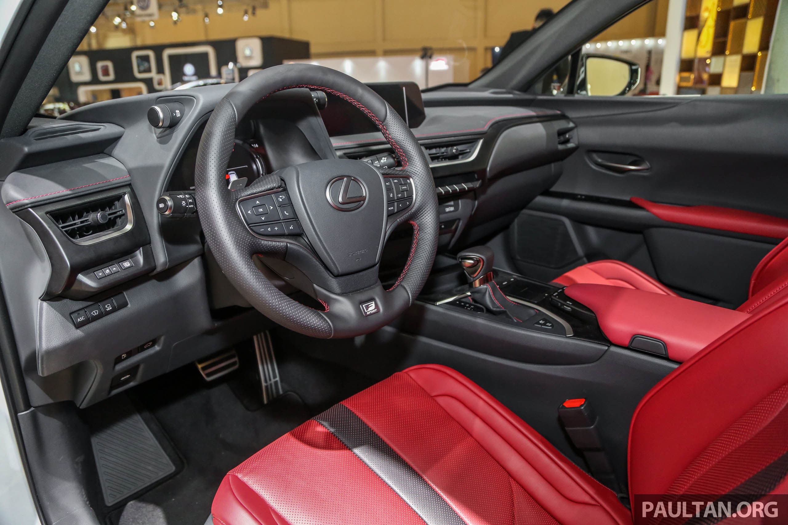 Lexus UX 2019 lan dau den Dong Nam A anh 4