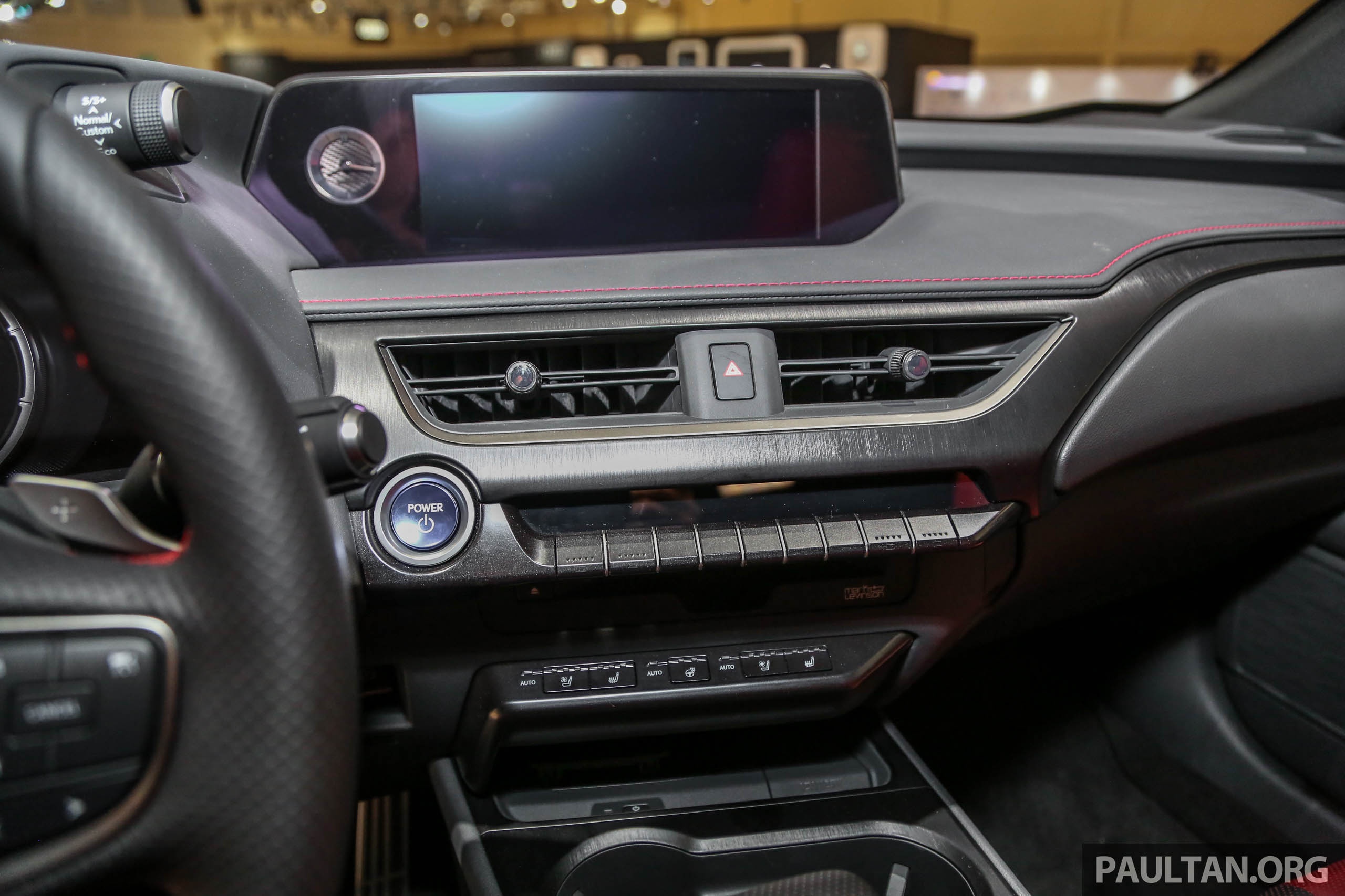 Lexus UX 2019 lan dau den Dong Nam A anh 5