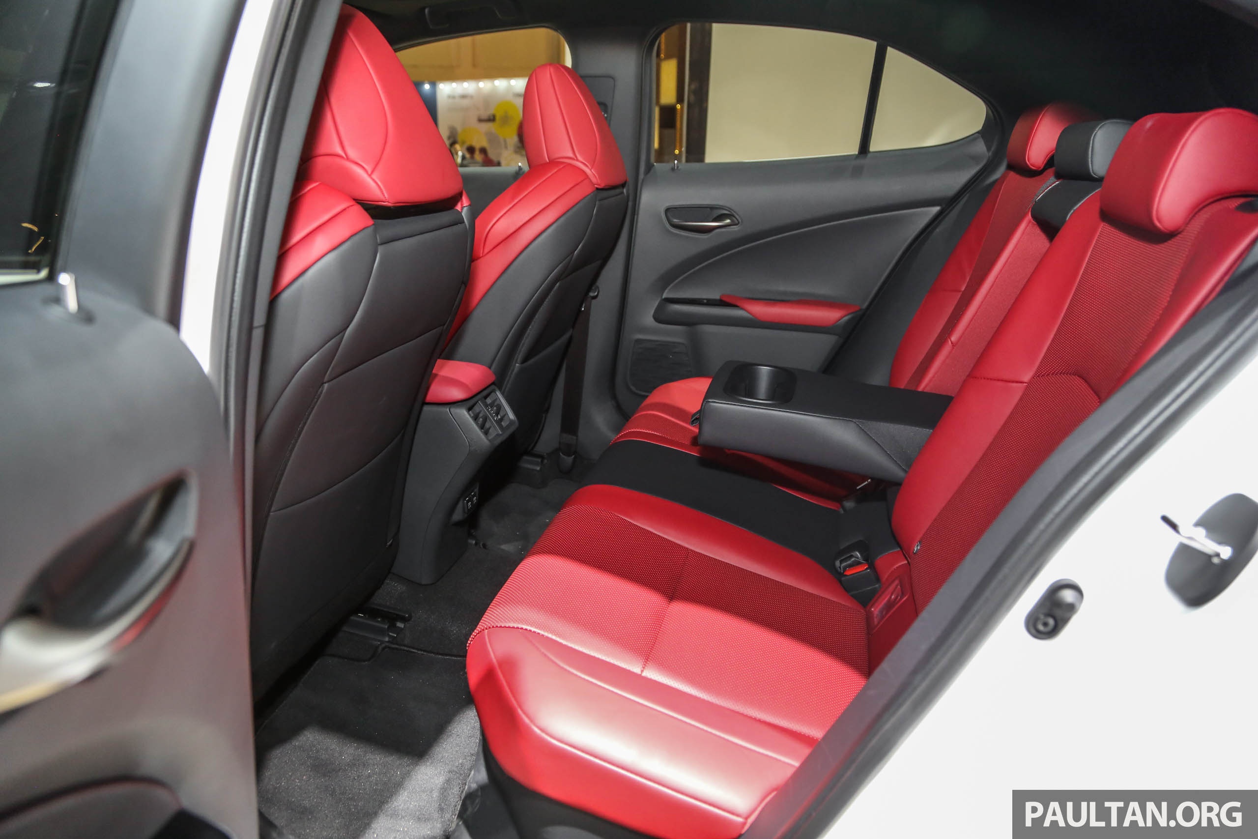 Lexus UX 2019 lan dau den Dong Nam A anh 7