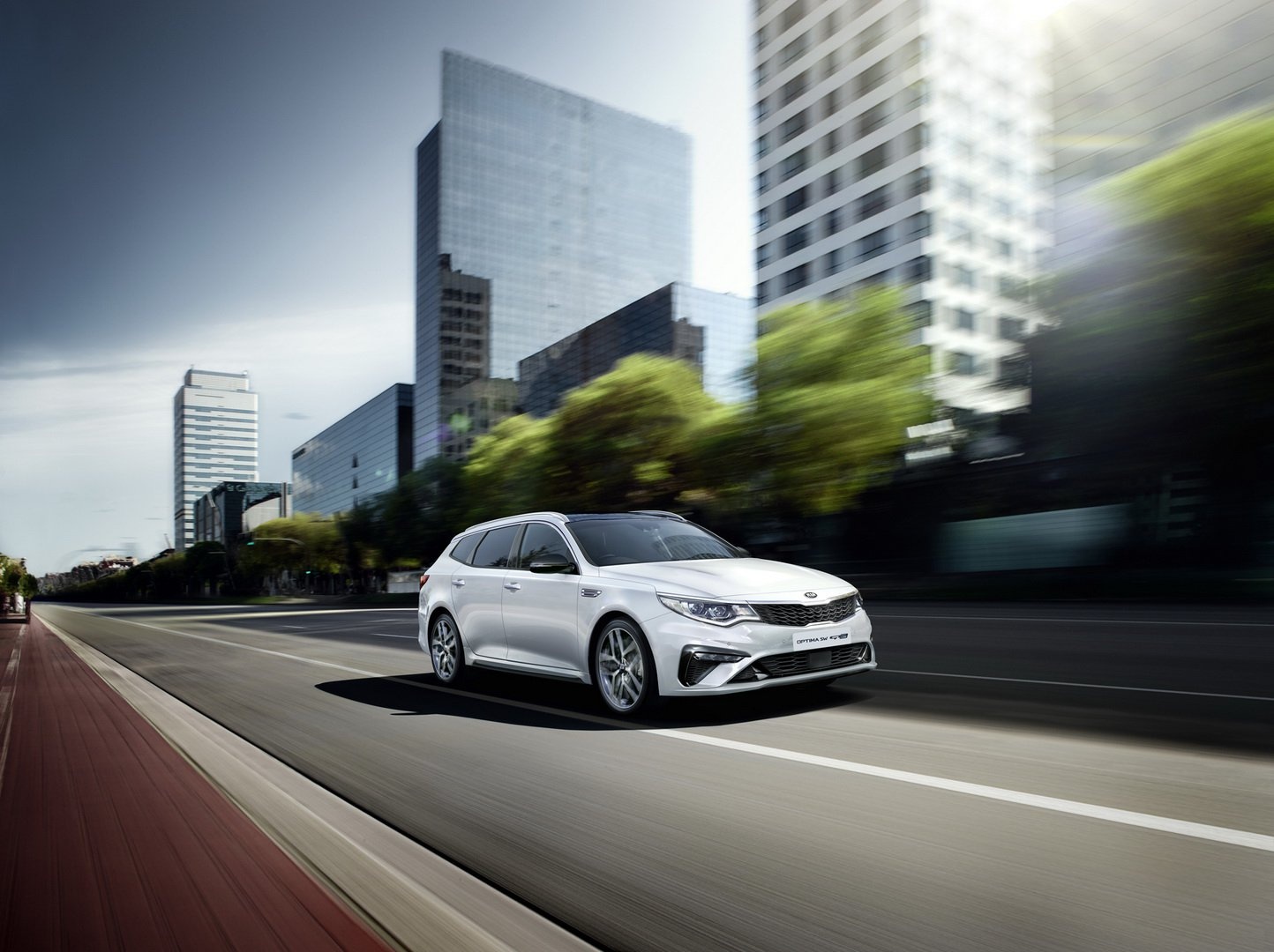 Kia Optima 2019 được nâng cấp,  giá từ 28.822 USD ảnh 5 Kia Optima 2019 duoc nang cap,  gia tu 28.822 USD anh 5