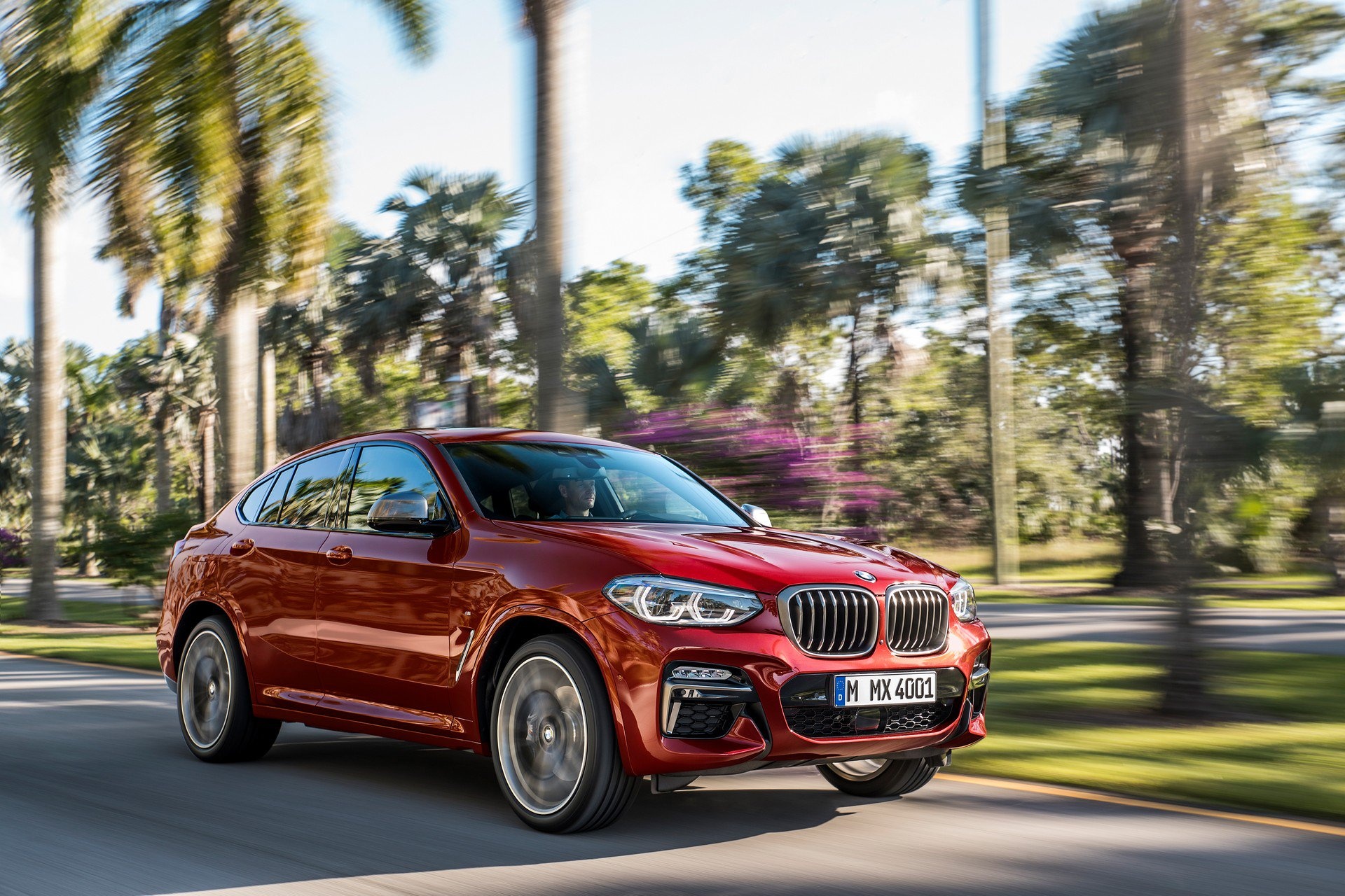 Hải quan Trung Quốc chặn xe Mercedes và BMW ảnh 3 Hai quan Trung Quoc chan xe Mercedes va BMW anh 3