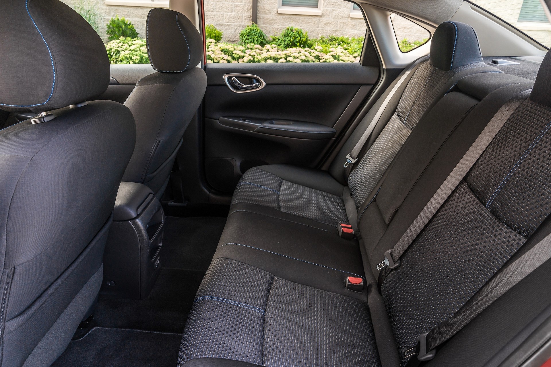 Nissan Sentra 2019 chốt giá từ 17.790 USD ảnh 6 Nissan Sentra 2019 chot gia tu 17.790 USD anh 6