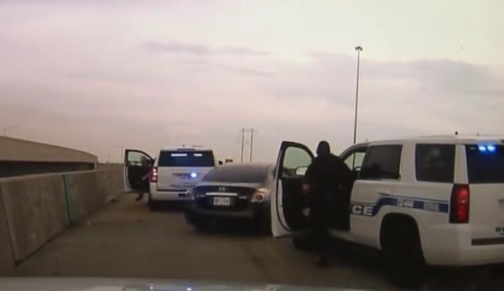 Canh sat My ruot duoi nghi pham tren cao toc hinh anh