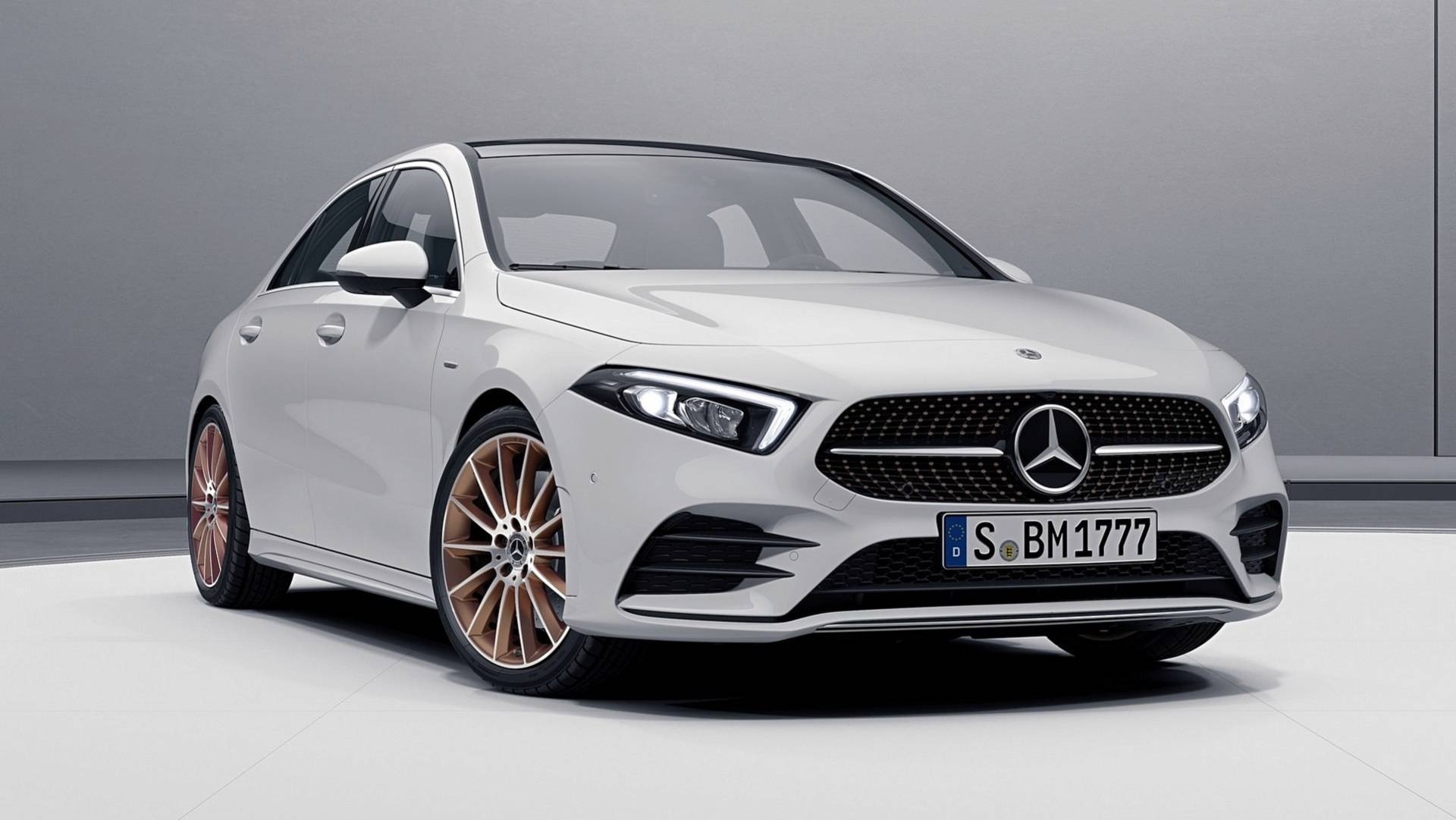 Mercedes A-Class 2019 gia khoi diem hon 35.000 USD hinh anh