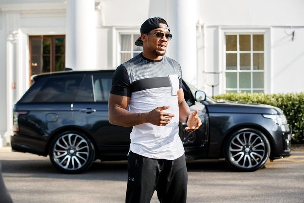 Range Rover cua 'vua quyen anh' Anthony Joshua hinh anh