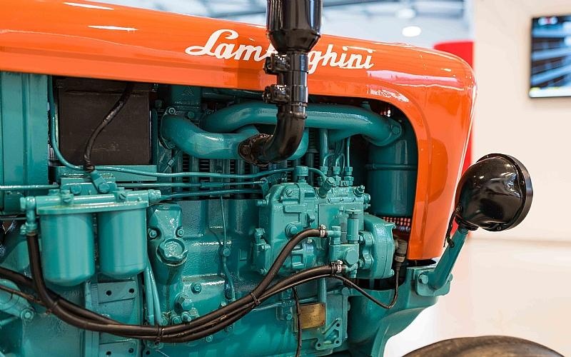 Rao ban may keo Lamborghini anh 1