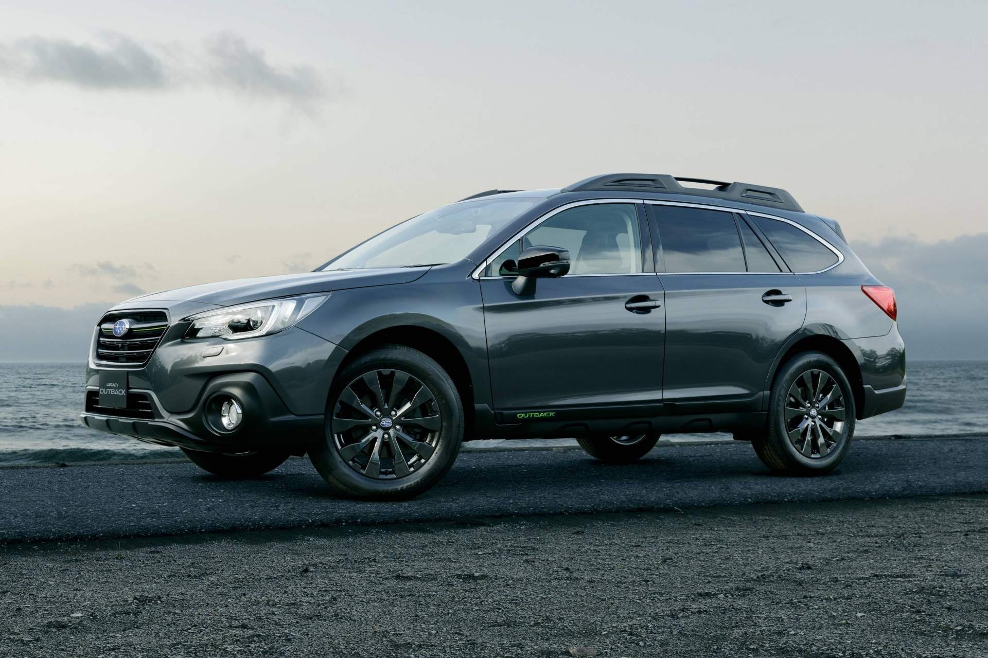 Subaru Outback ban dac biet ky niem 60 nam anh 1