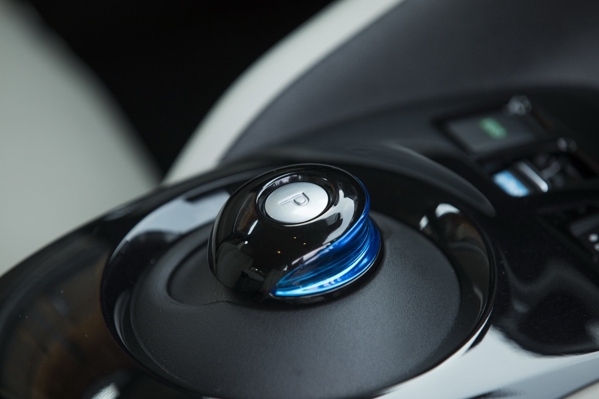 Nissan Leaf 2019 giá từ 30.000 USD ảnh 5 Nissan Leaf 2019 gia tu 30.000 USD anh 5