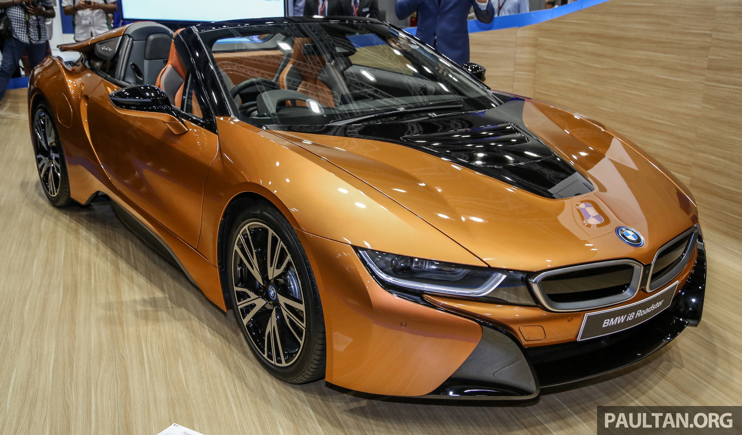 BMW i8 Roadster đầu tiên cập bến Malaysia ảnh 2 BMW i8 Roadster dau tien cap ben Malaysia anh 2