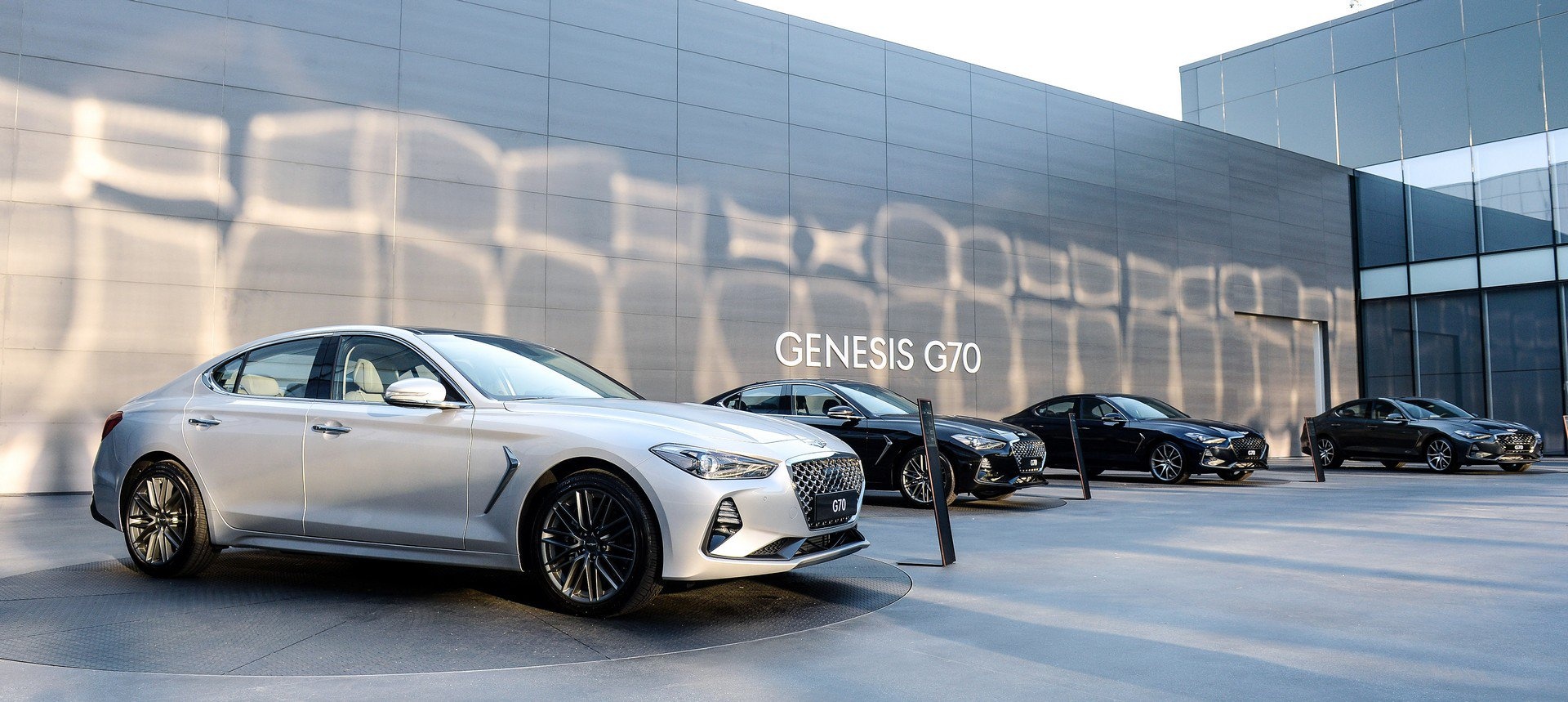 Genesis G70 2019 giá từ 34.900 USD ảnh 9 Genesis G70 2019 gia tu 34.900 USD anh 9