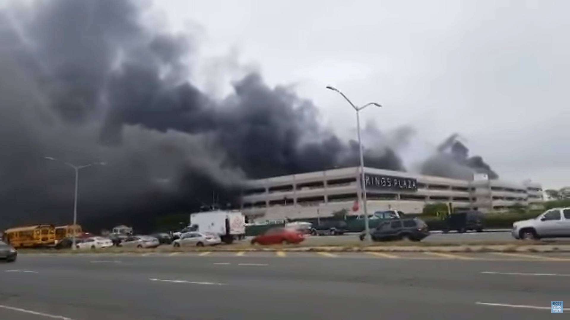 Thanh nien thieu rui 137 xe sang tai My hinh anh