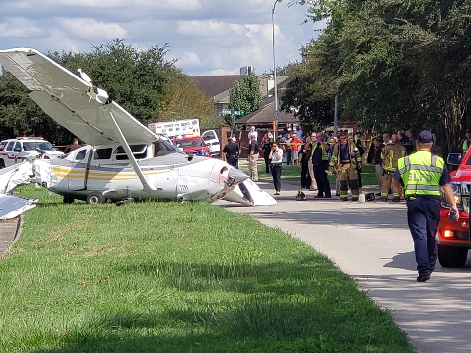 Hong dong co, may bay ha canh dam nat Tesla Model X hinh anh