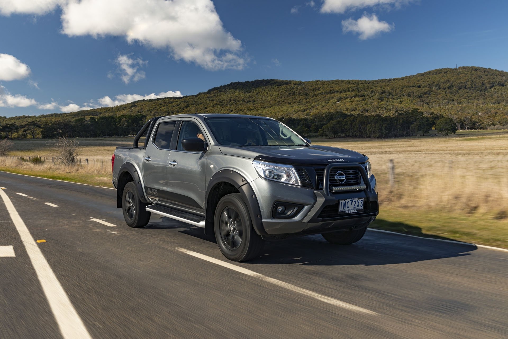 Nissan Navara co them bo doi phien ban gioi han anh 2