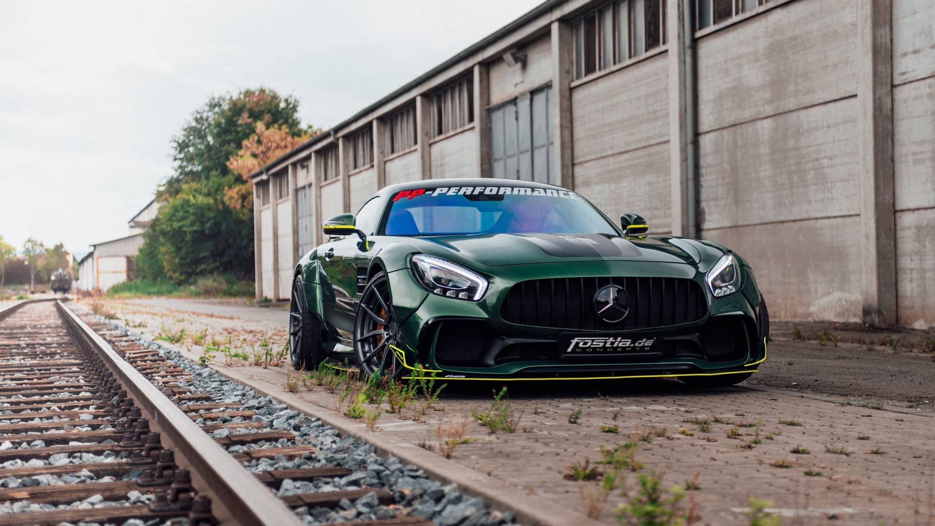 Mercedes-AMG GT than boc vinyl dac biet hinh anh