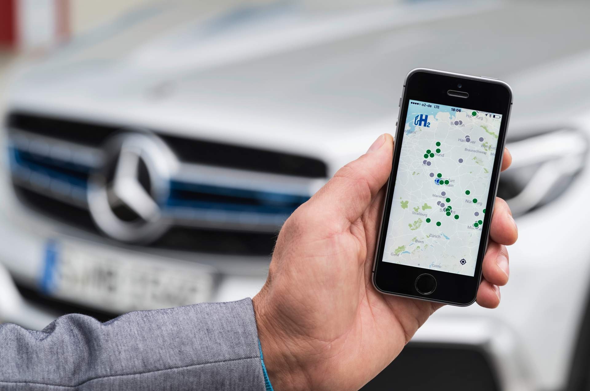 Mercedes-Benz GLC F-Cell san sang lan banh anh 10