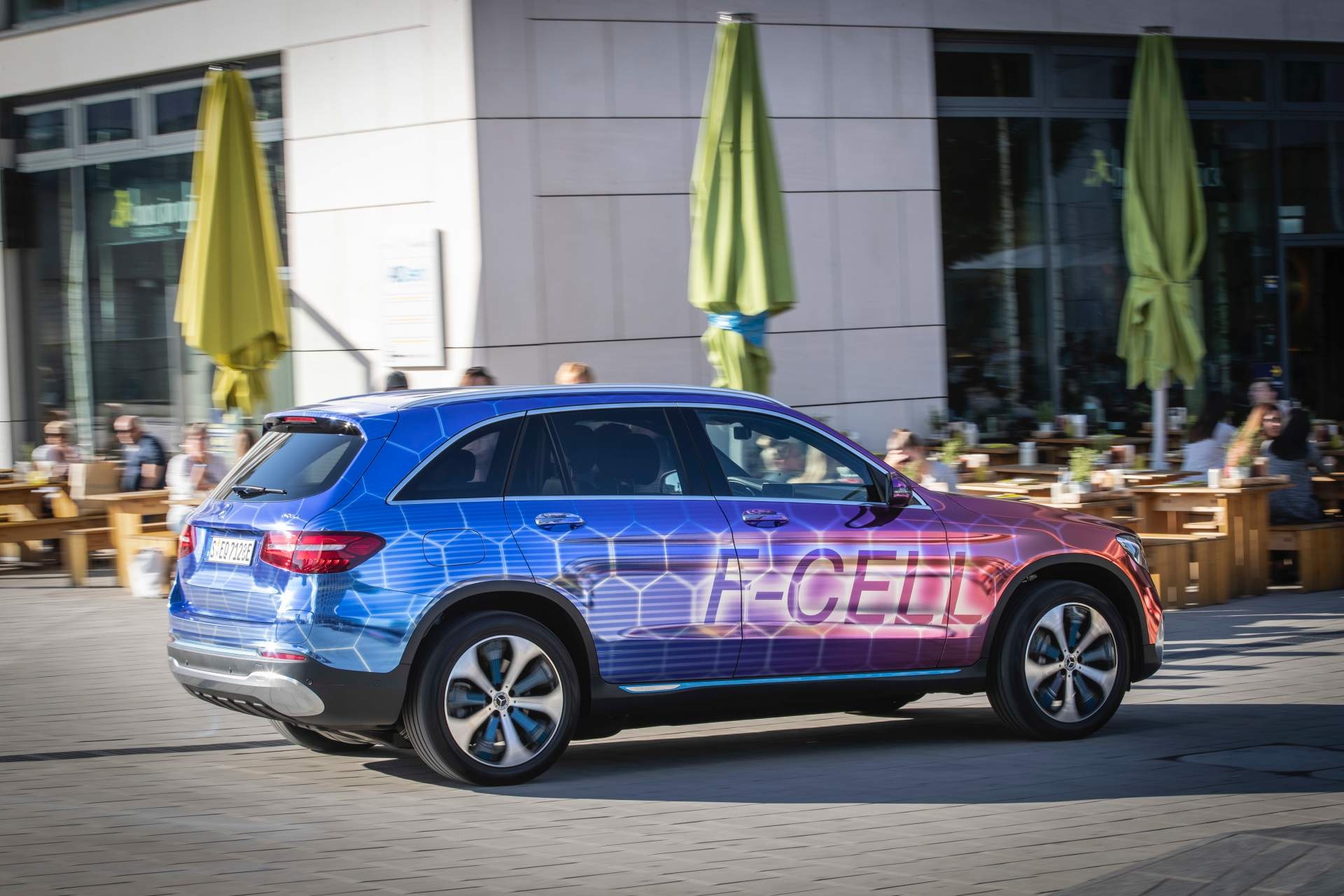 Mercedes-Benz GLC F-Cell san sang lan banh anh 3