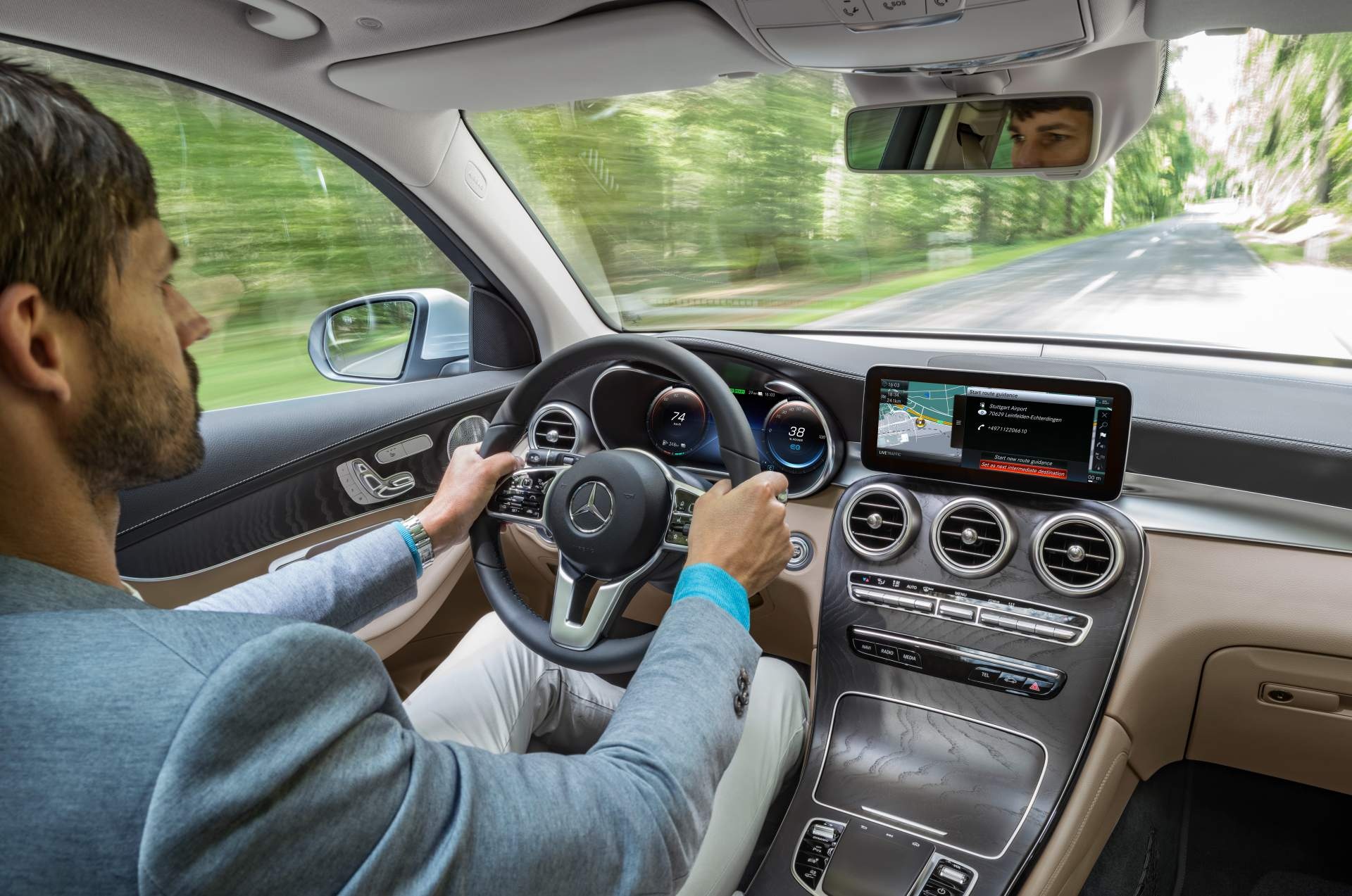 Mercedes-Benz GLC F-Cell san sang lan banh anh 4