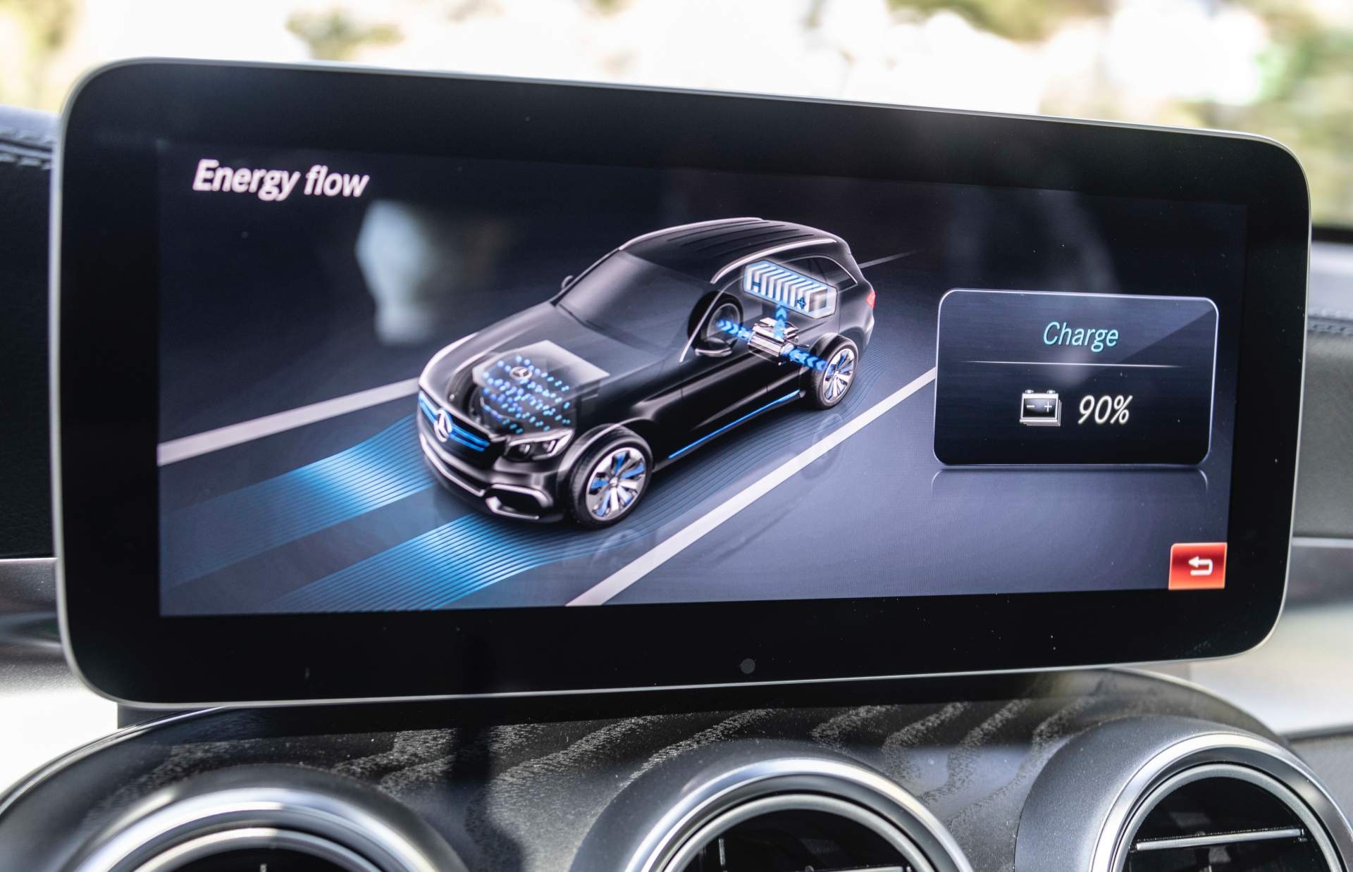 Mercedes-Benz GLC F-Cell san sang lan banh anh 7