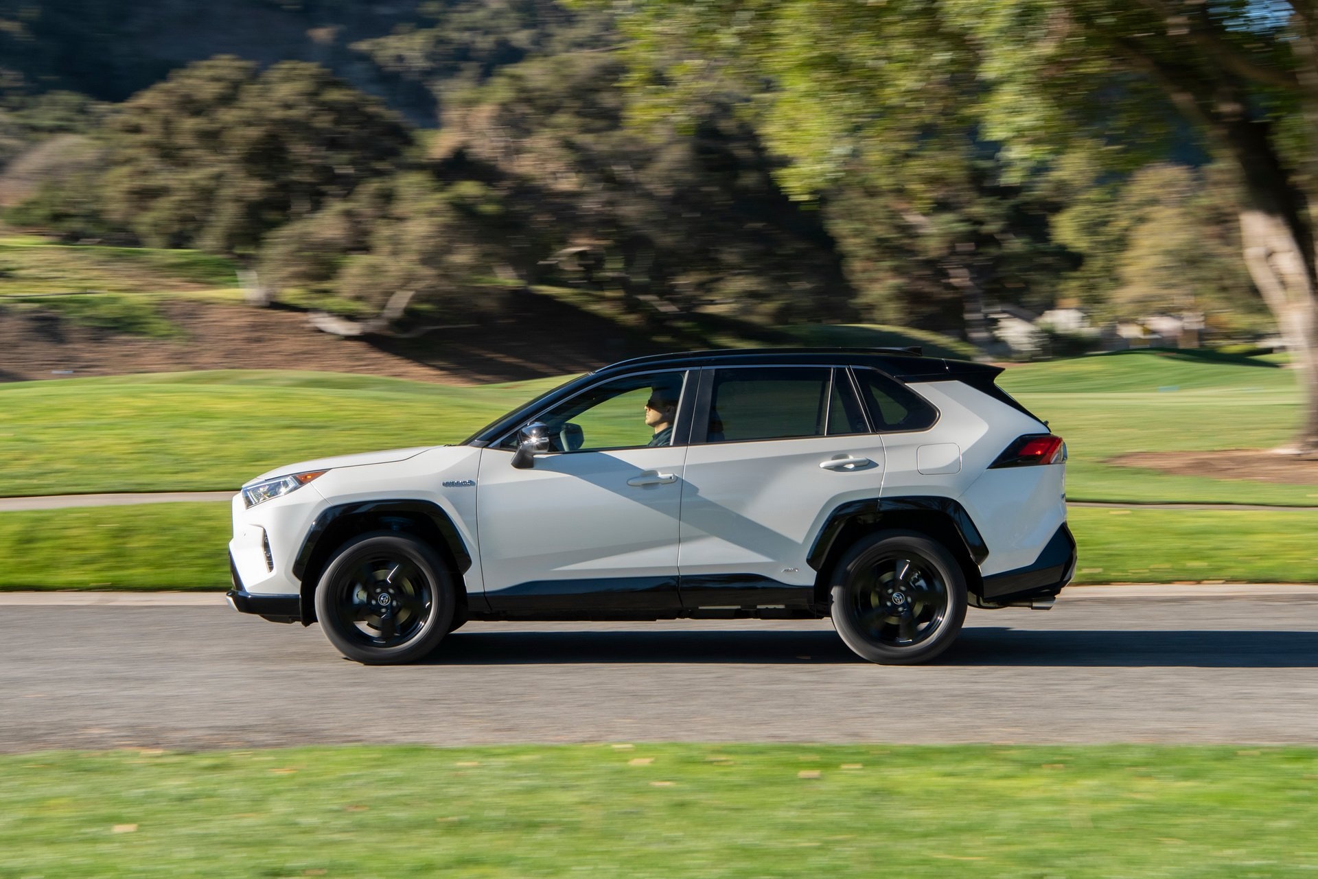 Toyota RAV4 2019 chốt giá từ 26.545 USD ảnh 2 Toyota RAV4 2019 chot gia tu 26.545 USD anh 2