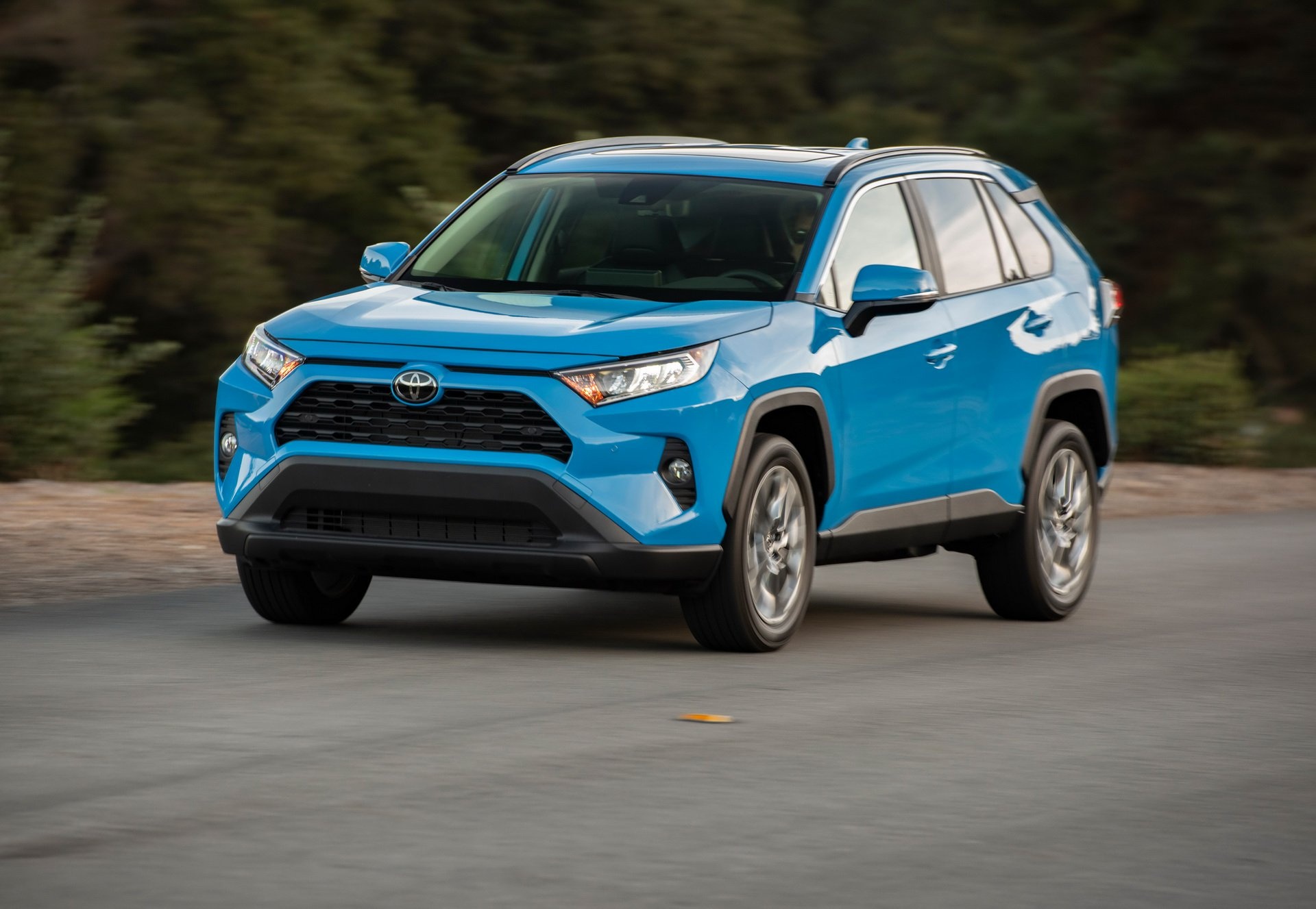 Toyota RAV4 2019 chốt giá từ 26.545 USD ảnh 5 Toyota RAV4 2019 chot gia tu 26.545 USD anh 5
