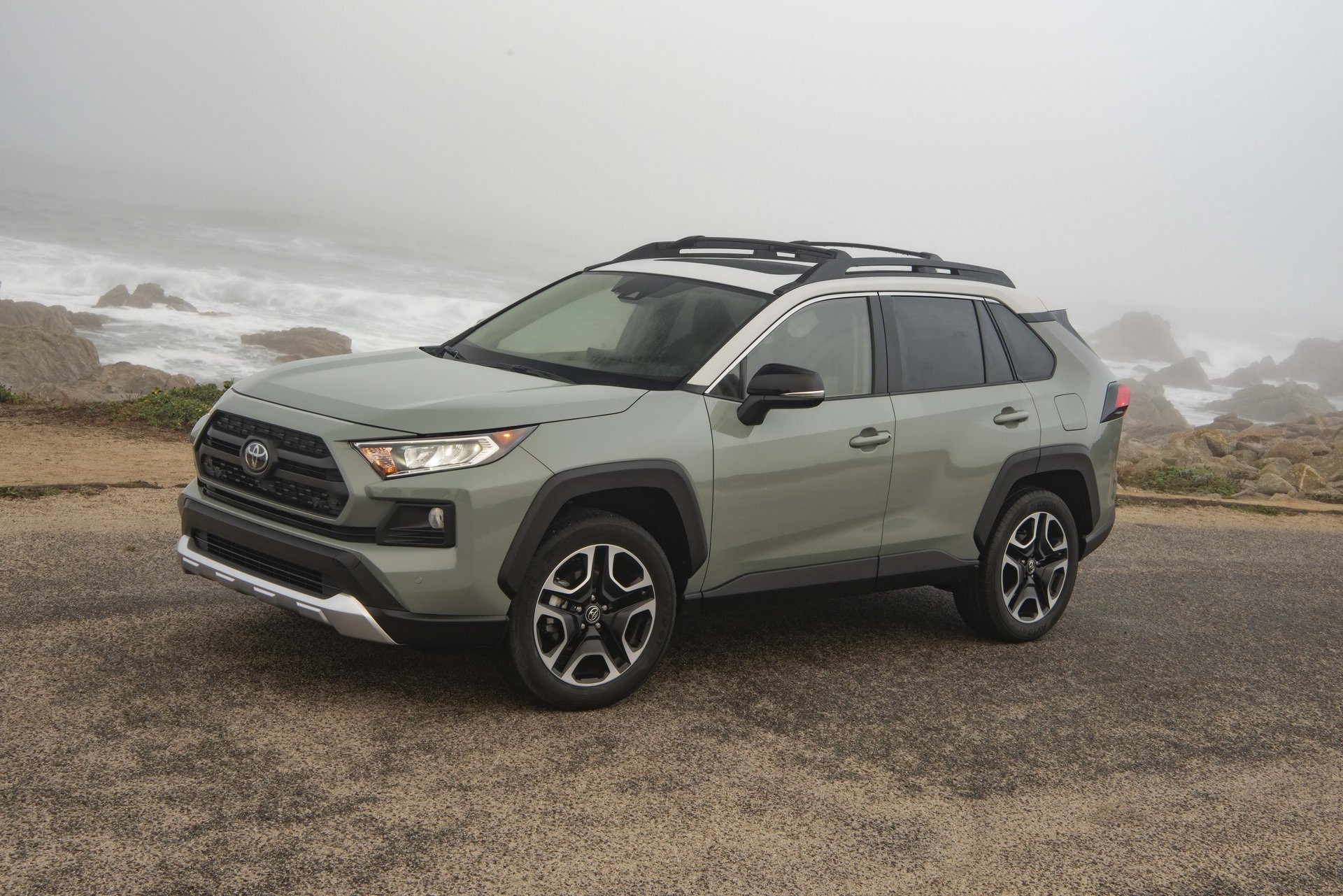 Toyota RAV4 2019 chốt giá từ 26.545 USD ảnh 6 Toyota RAV4 2019 chot gia tu 26.545 USD anh 6