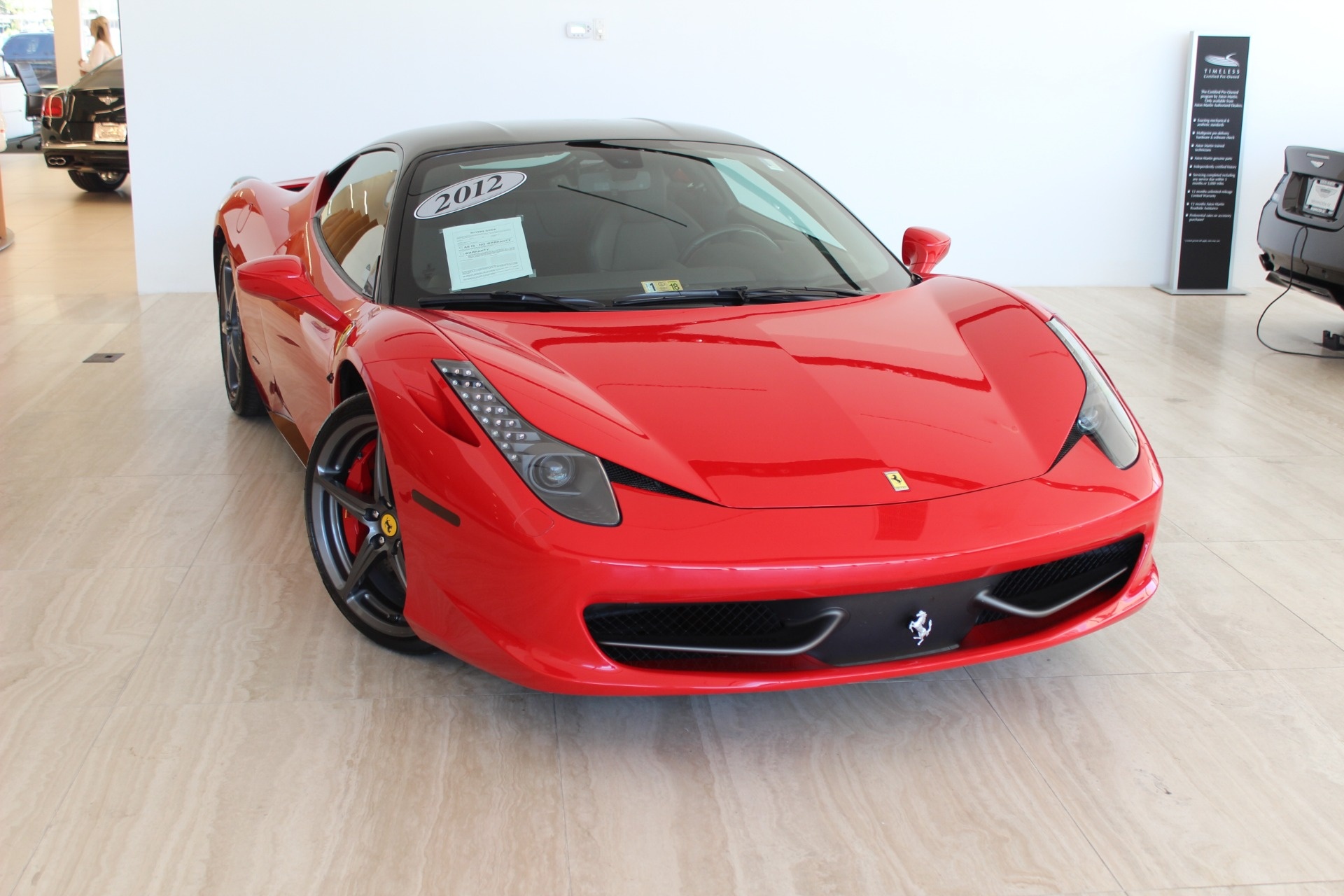 Doi bai xe boi thuong 19.500 USD vi lam mop Ferrari 458 hinh anh