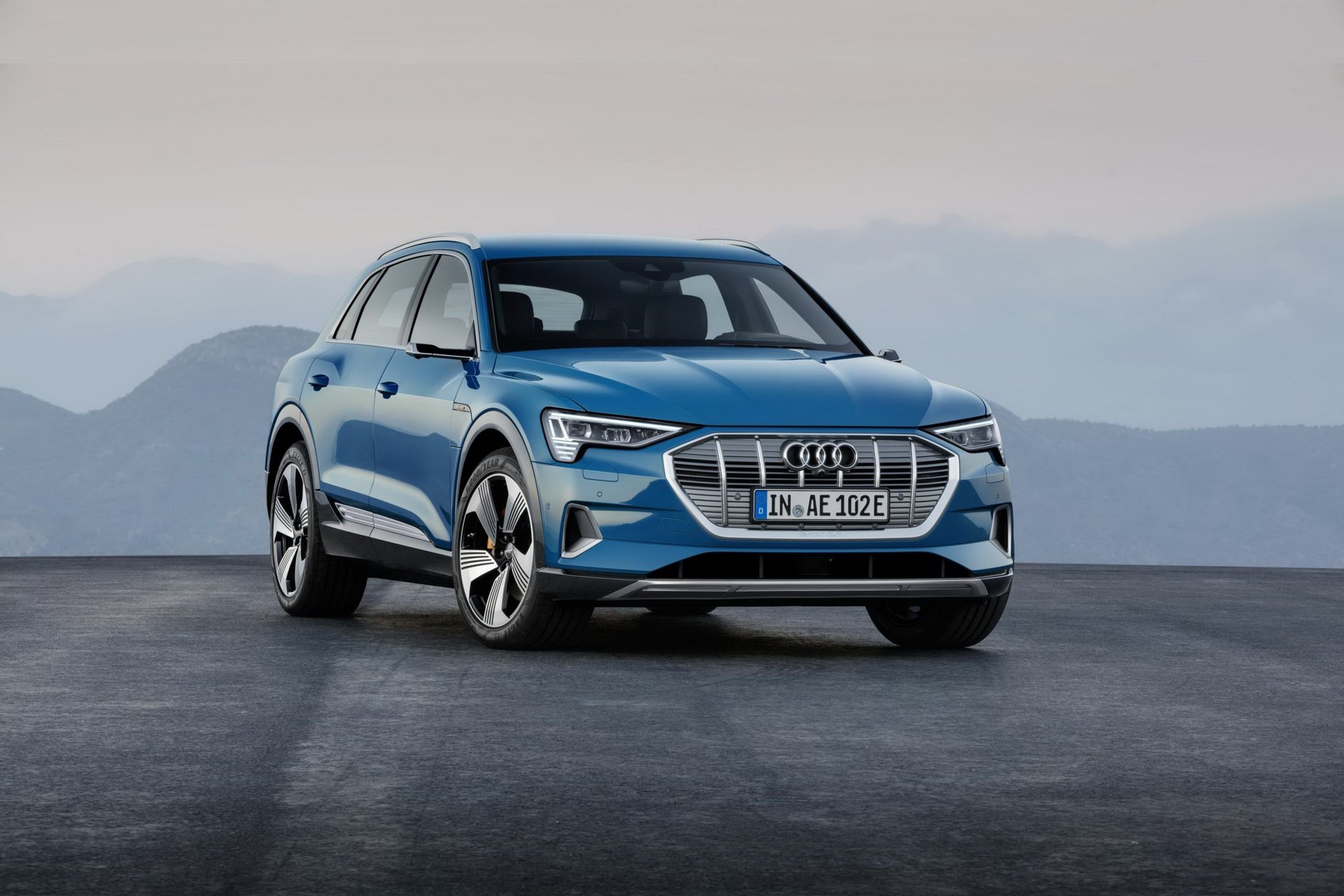 Audi e-tron ban ra tai Anh anh 7