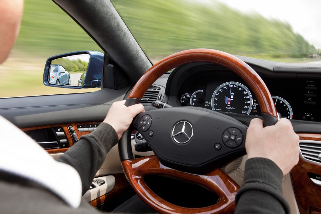 Tai xe BMW, Mercedes pham luat nhieu nhat hinh anh