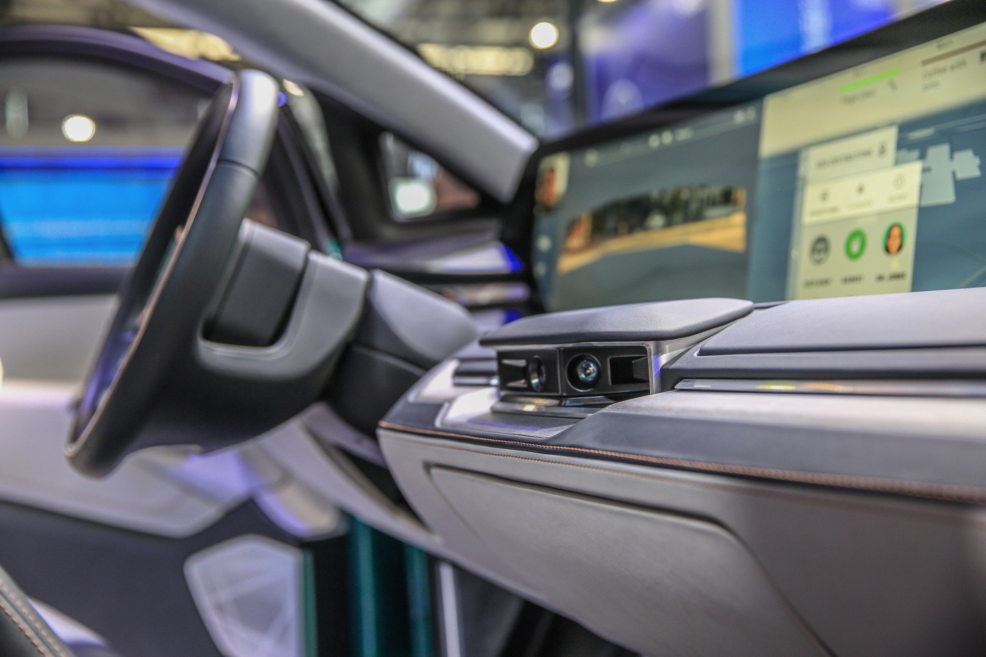 xe Trung Quoc gan man hinh vao vo lang anh 4