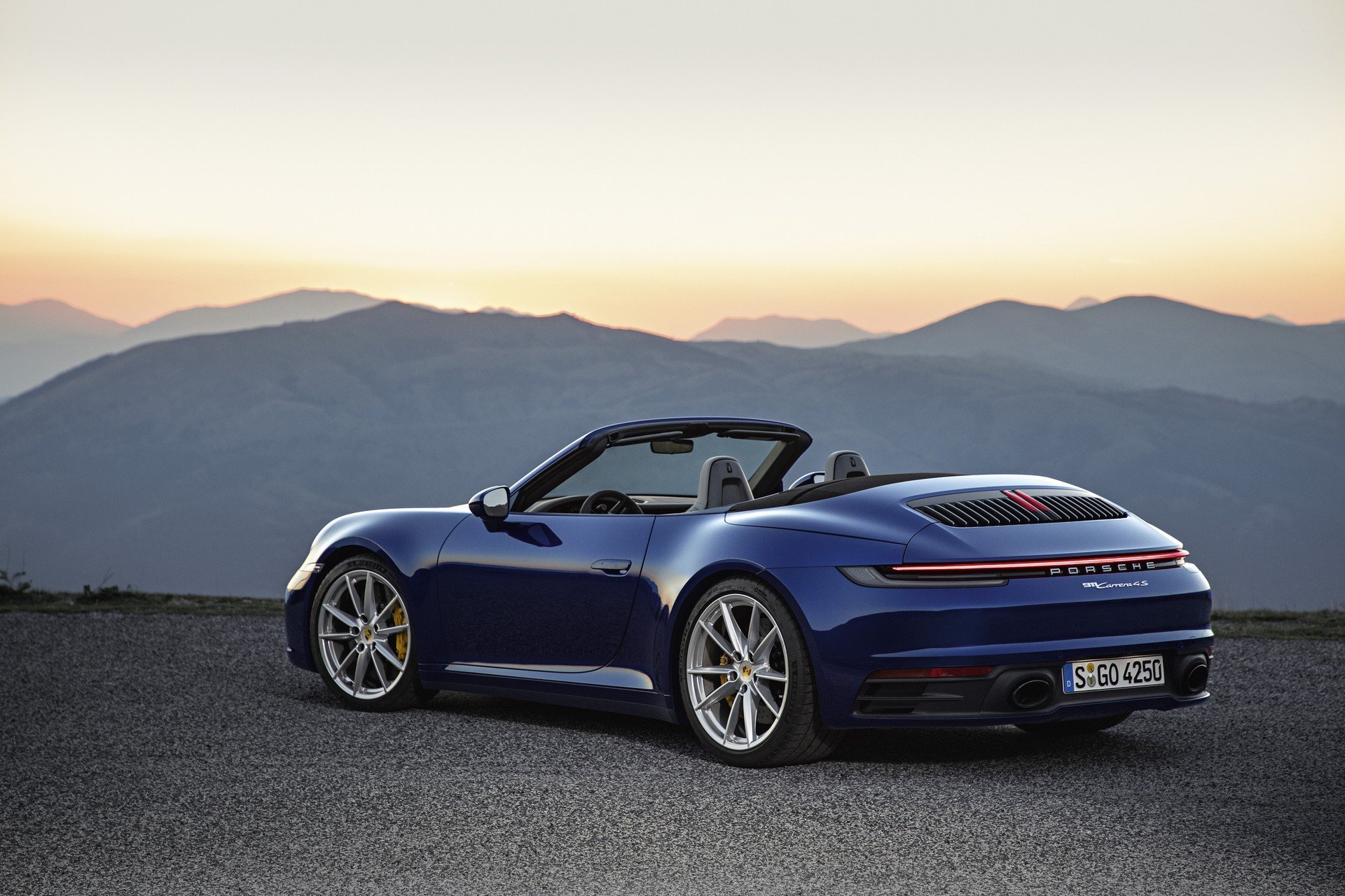 Porsche 911 Cabriolet 2020 ra mắt, mạnh 443 mã lực ảnh 9 Porsche 911 Cabriolet 2020 ra mat, manh 443 ma luc anh 9