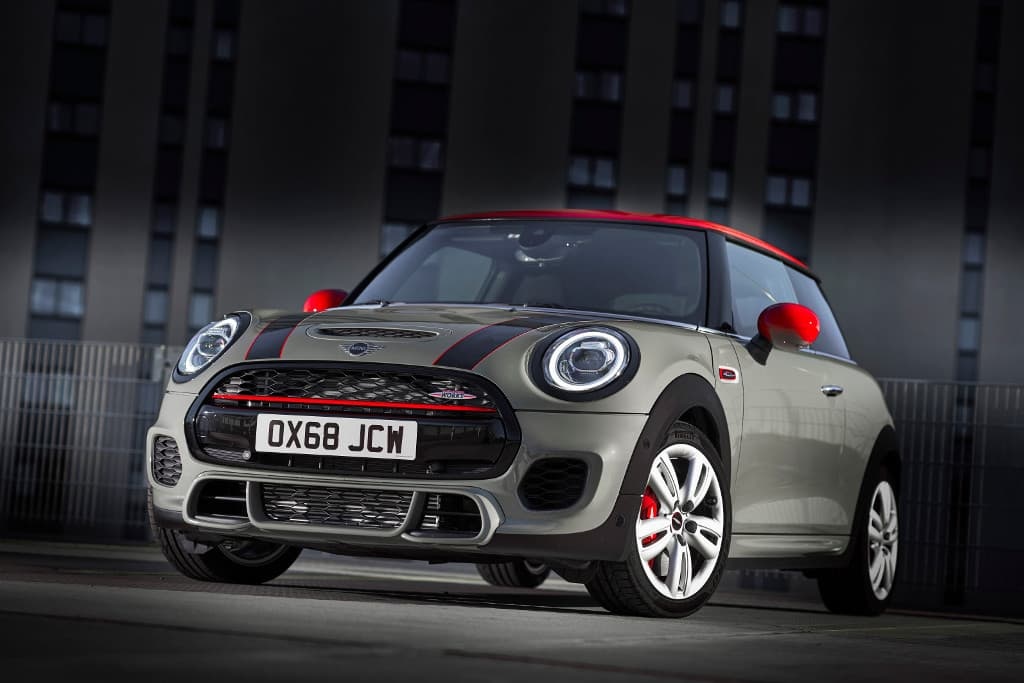 Mini Cooper phien ban xe dien hieu suat cao sap ra mat hinh anh