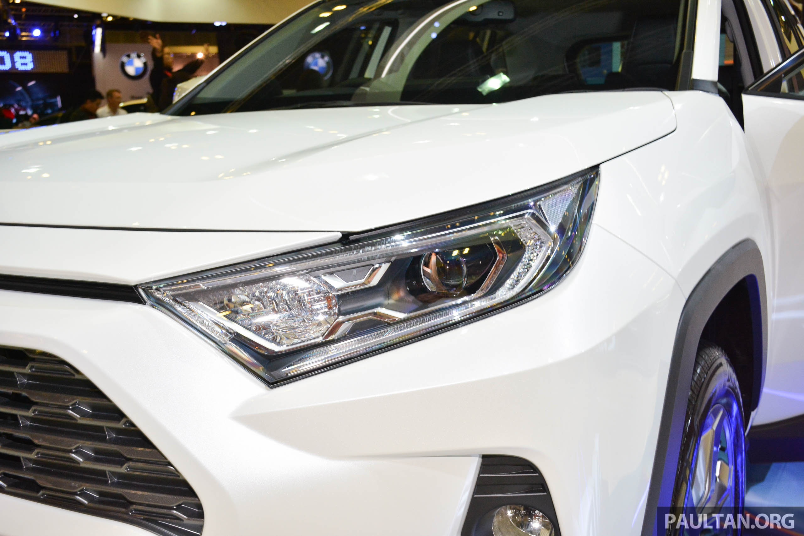 Toyota RAV4 2019 đầu tiên cập bến Đông Nam Á ảnh 5 Toyota RAV4 2019 dau tien cap ben Dong Nam A anh 5