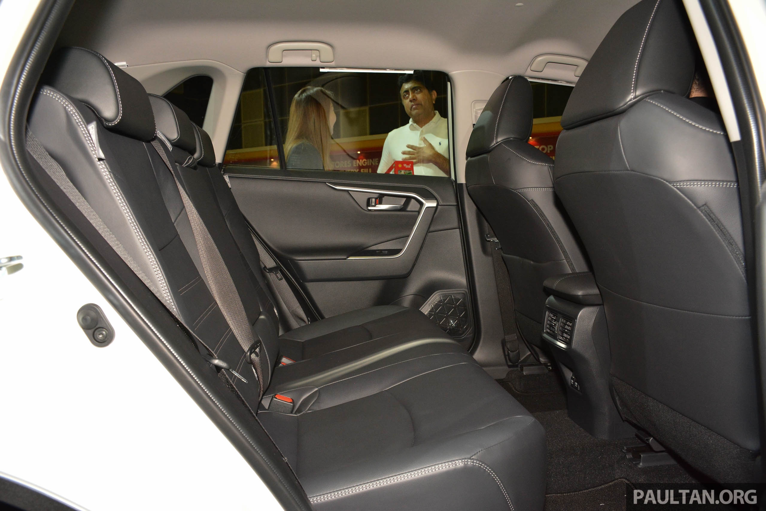 Toyota RAV4 2019 đầu tiên cập bến Đông Nam Á ảnh 9 Toyota RAV4 2019 dau tien cap ben Dong Nam A anh 9