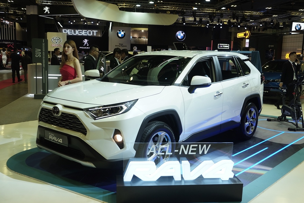 Toyota RAV4 2019 dau tien cap ben Dong Nam A anh 1