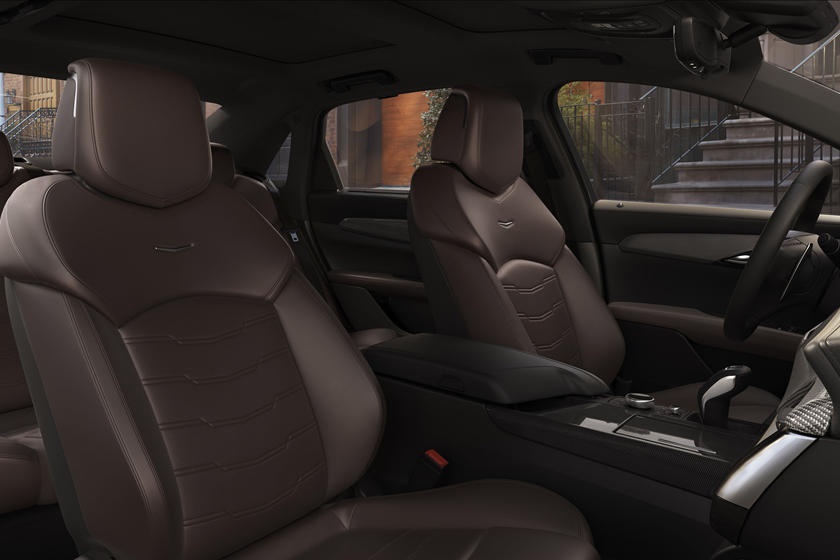 Cadillac CT6-V không còn xe bán sau một ngày ra mắt ảnh 3 Cadillac CT6-V khong con xe ban sau mot ngay ra mat anh 3