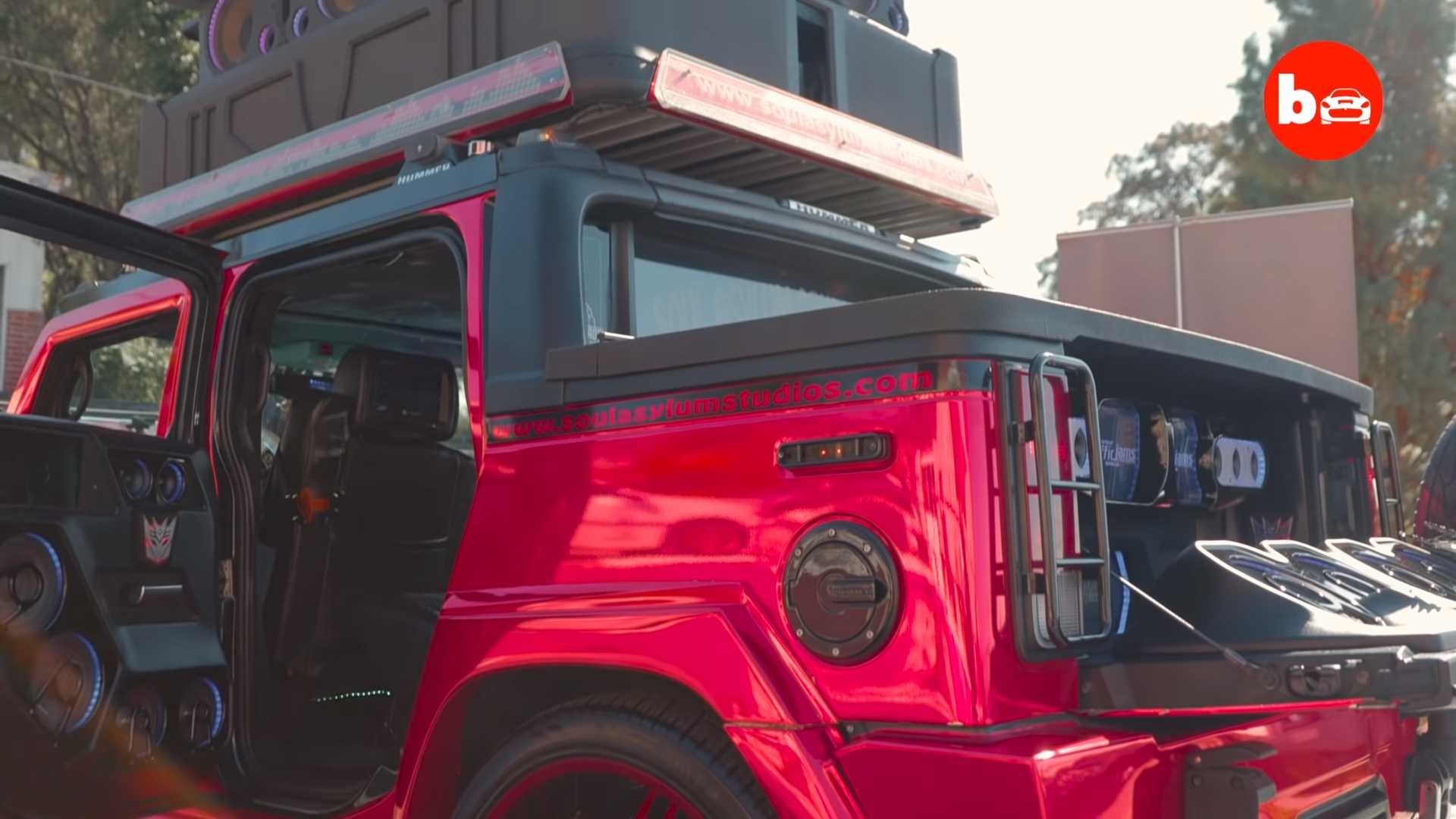 Hummer H2 do 86 loa khung, nghe nhac tu xa 5 km hinh anh