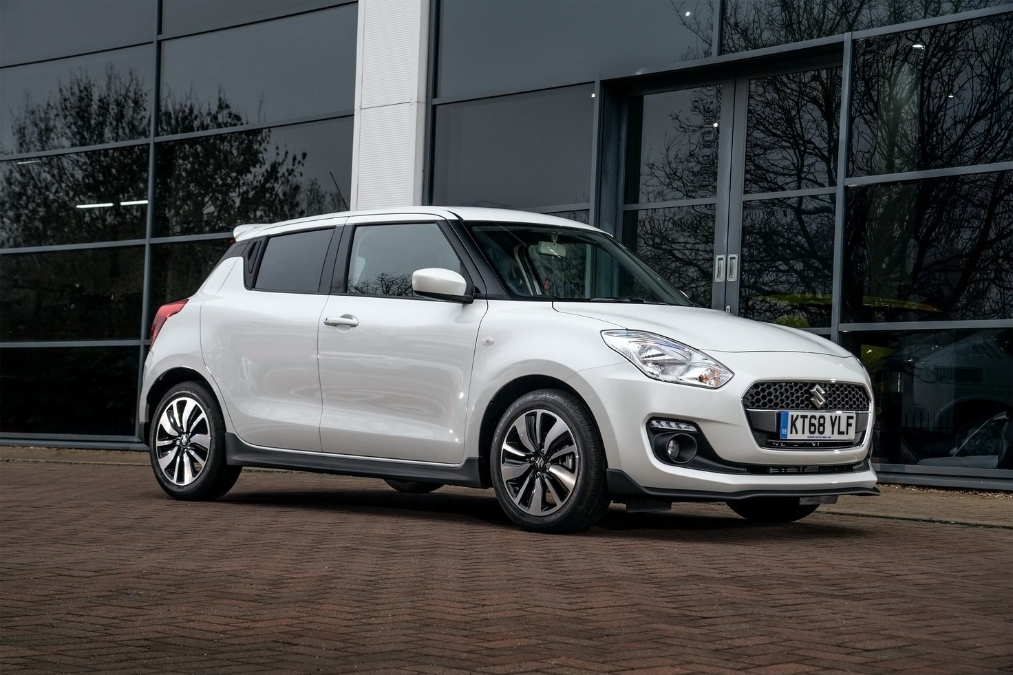 Suzuki Swift ra mat ban dac biet anh 1