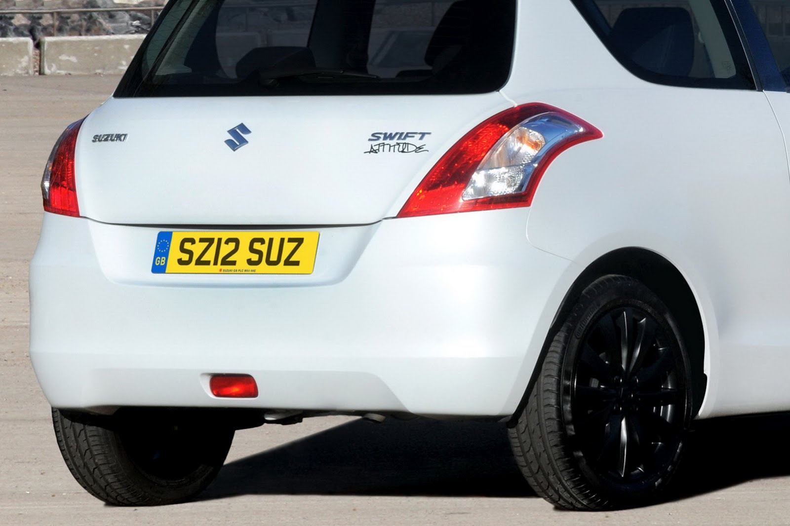 Suzuki Swift ra mat ban dac biet anh 4