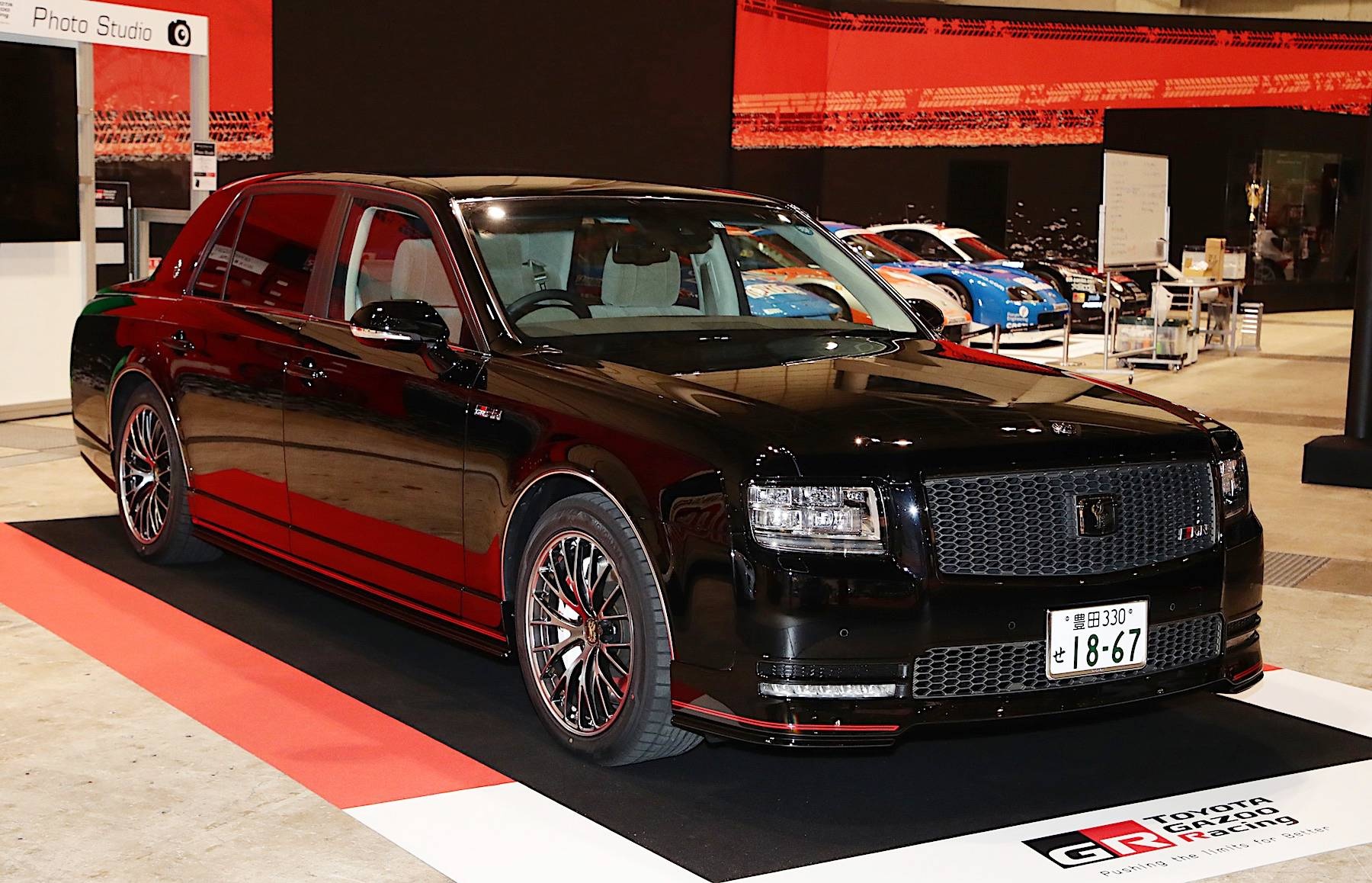 Xe sang Toyota Century GRMN bản màu đen độc nhất ảnh 1 Xe sang Toyota Century GRMN ban mau den doc nhat anh 1