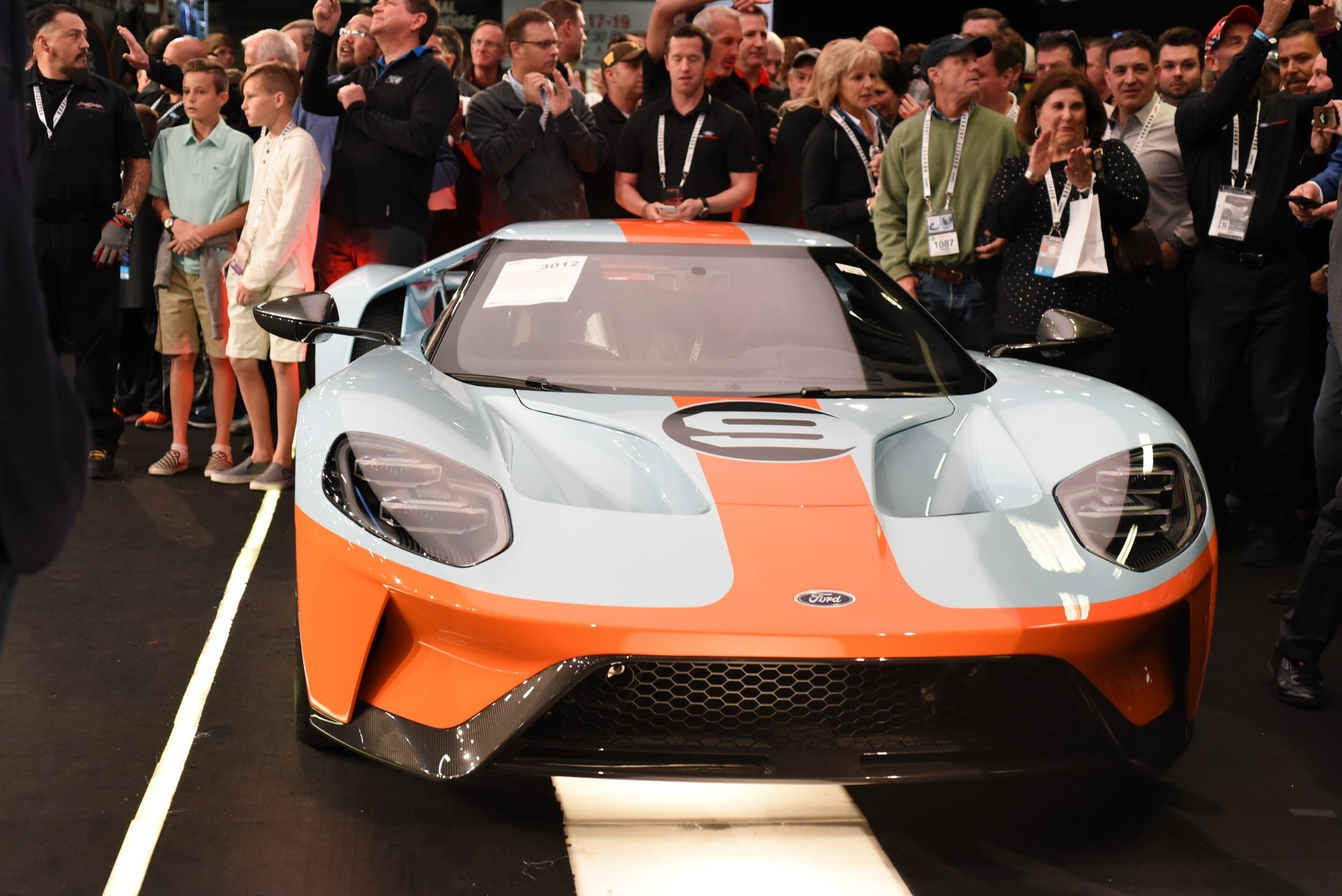 siêu xe Ford GT Heritage Edition 2019 đầu tiên giá 2, 5 triêu USD ảnh 1 sieu xe Ford GT Heritage Edition 2019 dau tien gia 2, 5 trieu USD anh 1