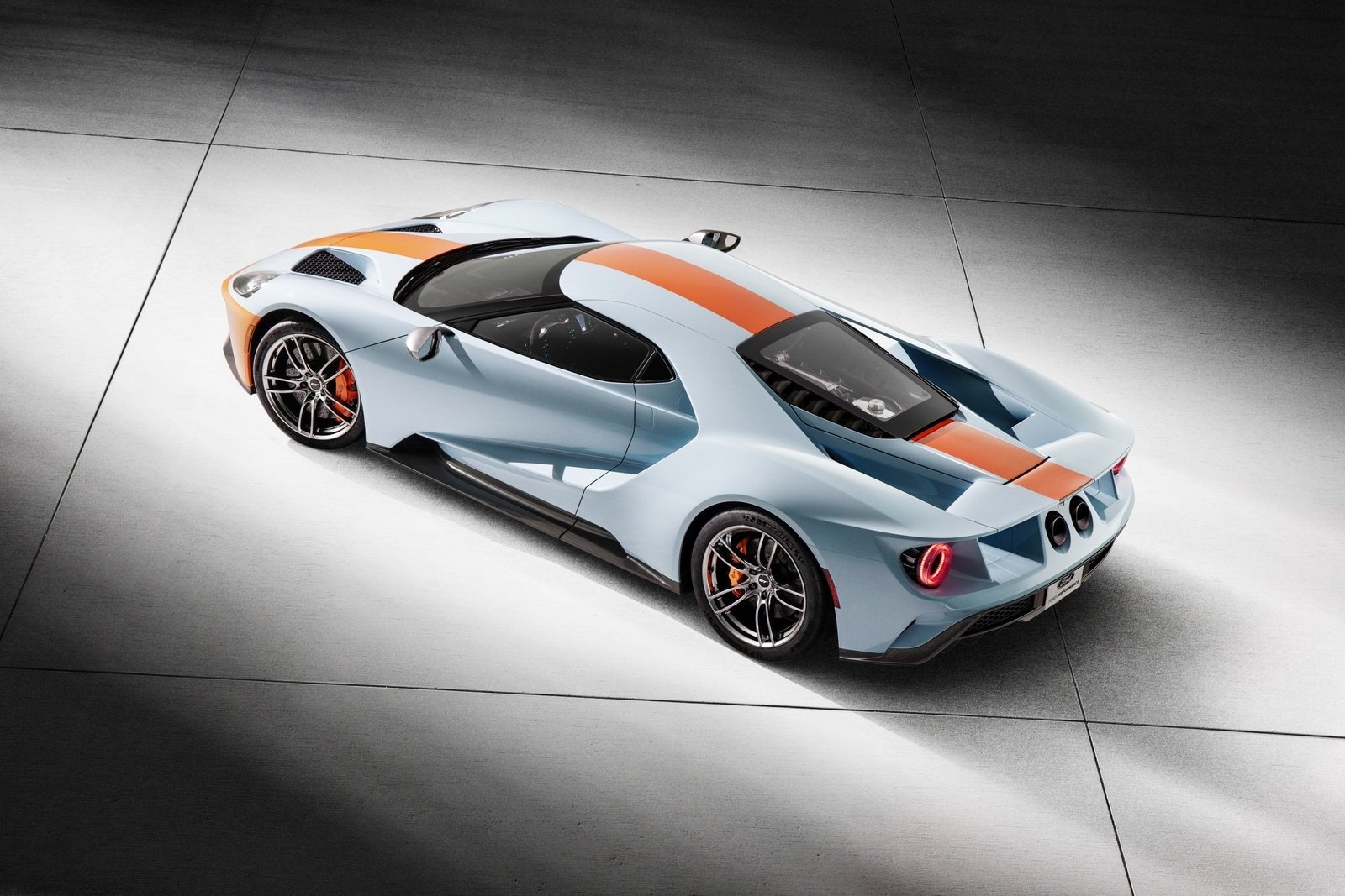 siêu xe Ford GT Heritage Edition 2019 đầu tiên giá 2, 5 triêu USD ảnh 3 sieu xe Ford GT Heritage Edition 2019 dau tien gia 2, 5 trieu USD anh 3