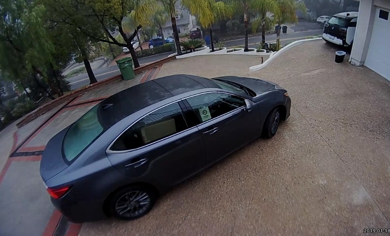 Nu tai xe xe sang quen ve P suyt gay tai nan hinh anh